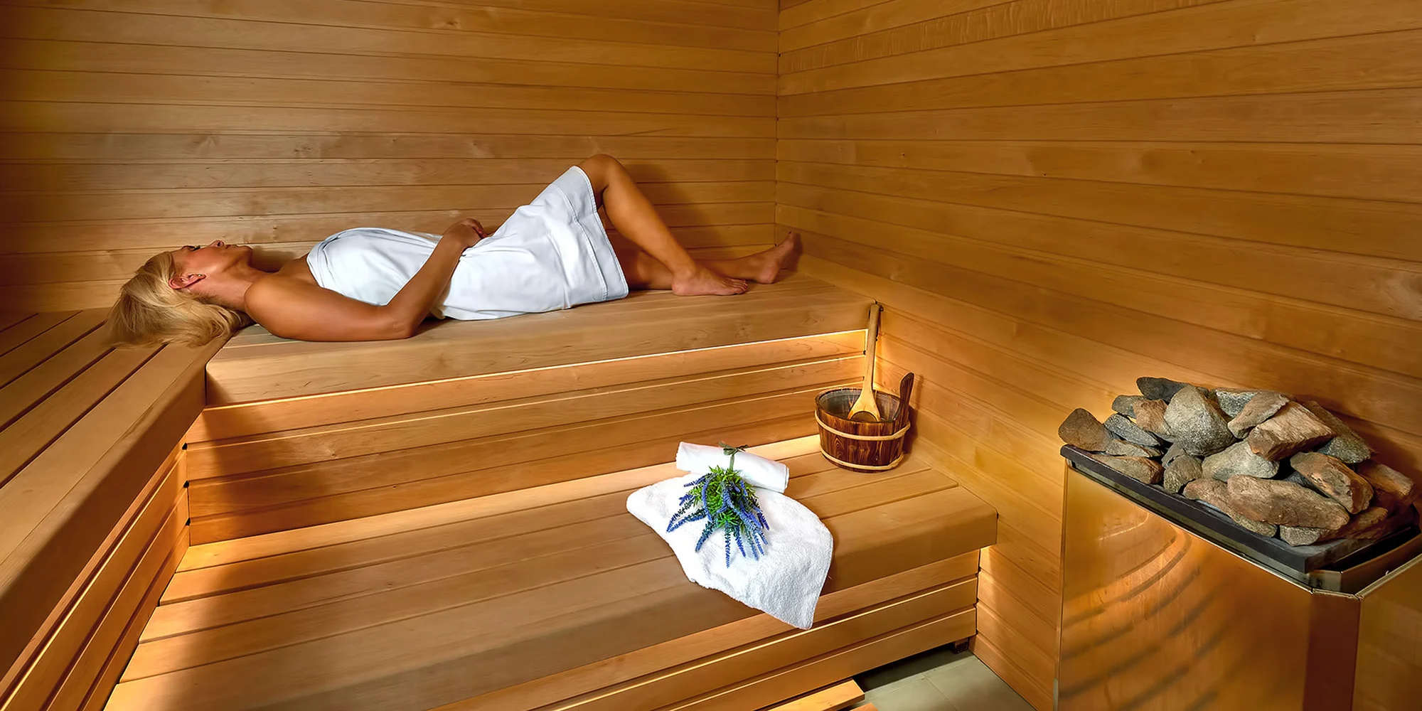 Veřejný wellness s bazénem, saunami, vířivkou a posilovnou pro dospělé i rodinu