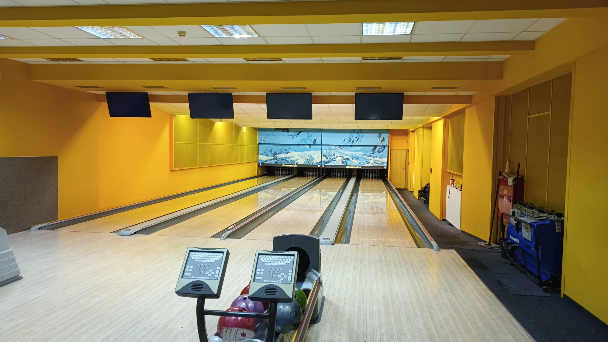 Hodina bowlingu pro partu až 6 hráčů v čase 13:00–24:00