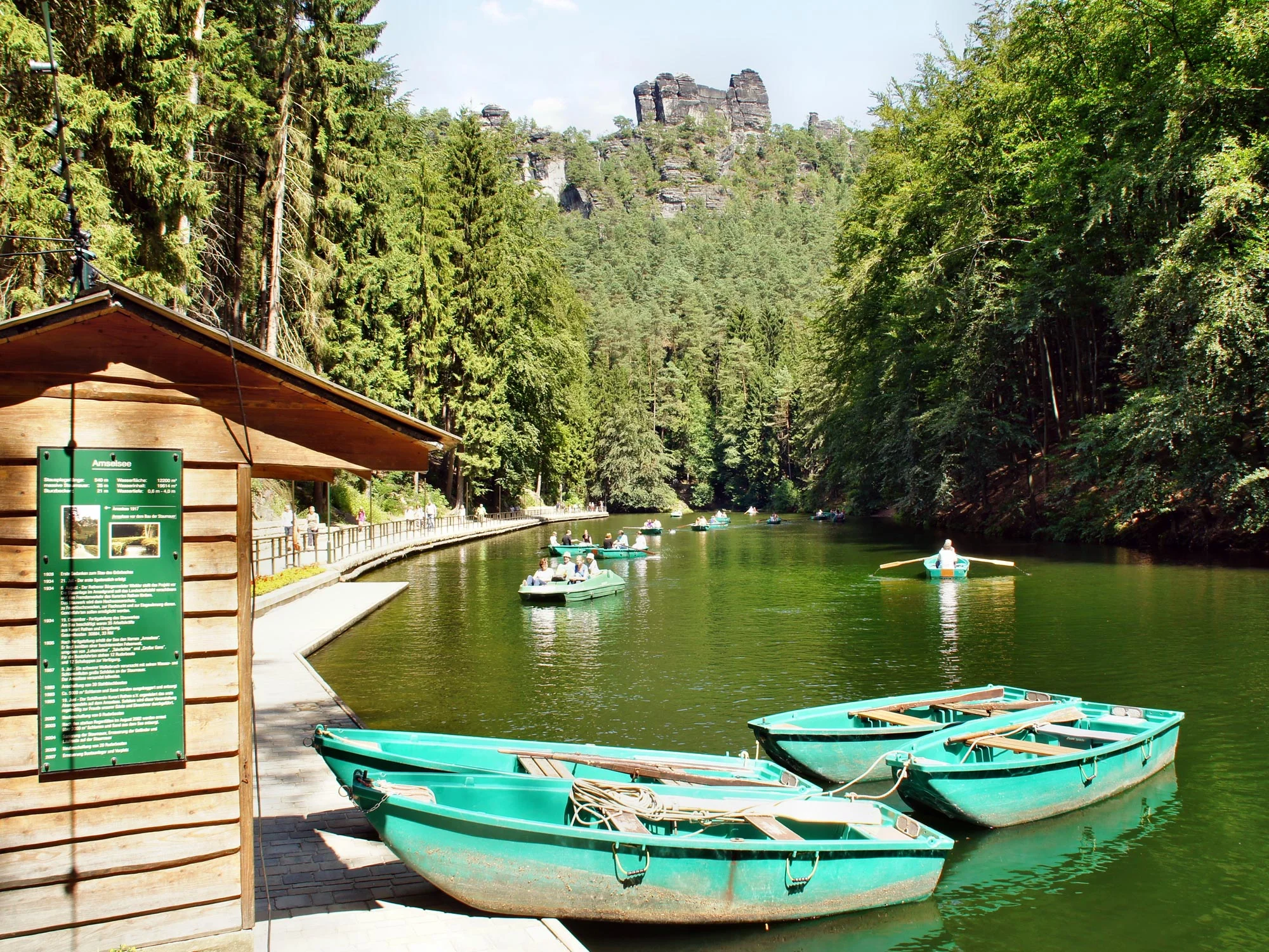 Lodní lístek na plavbu - TOP Saského Švýcarska (Kurort Rathen a Königstein) s obědem, večeří, živou hudbou a průvodcem po celý den