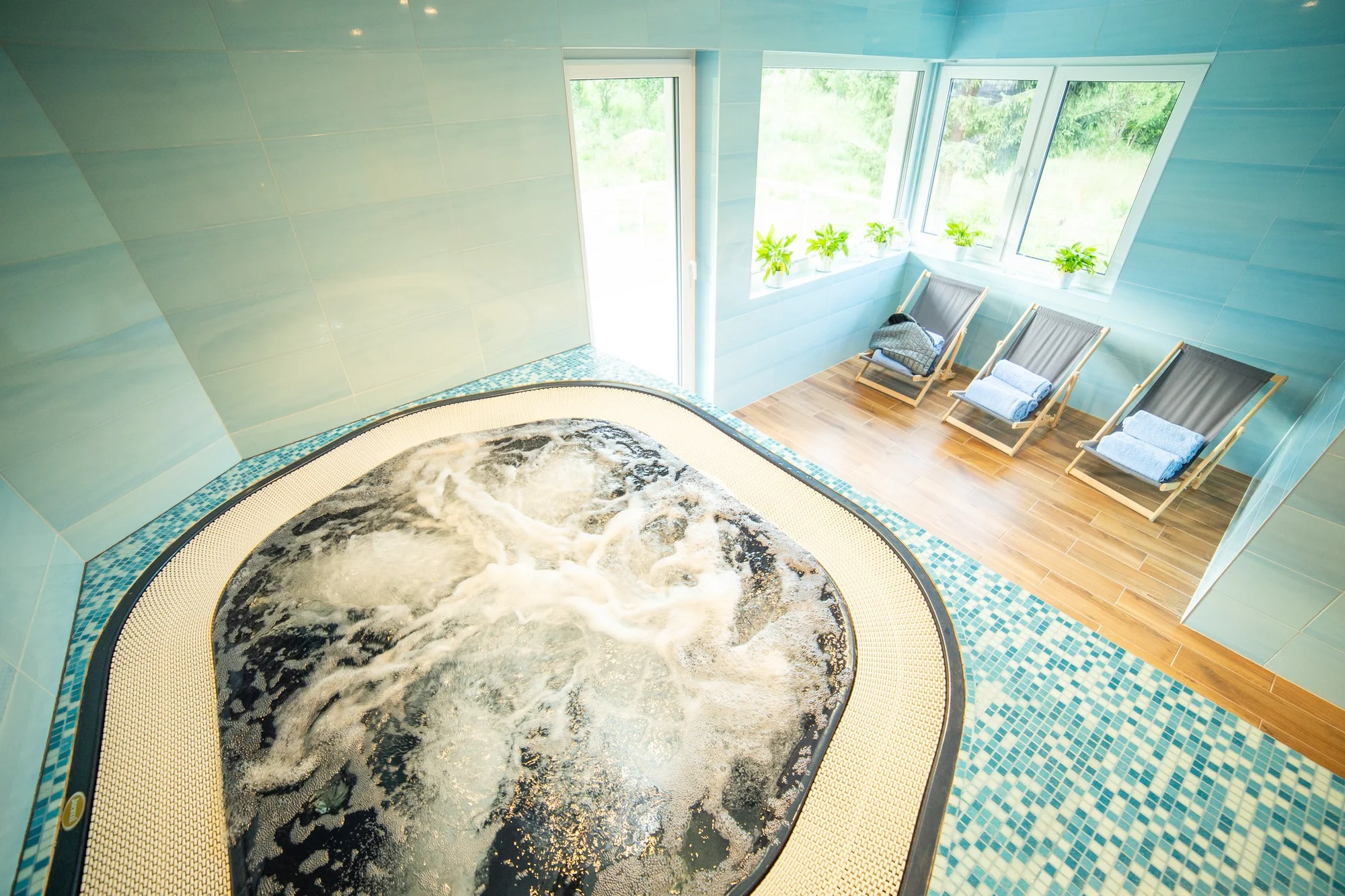 Moderní apartmány pod Śnieżnikiem: wellness, snídaně a zázemí pro rodiny s dětmi