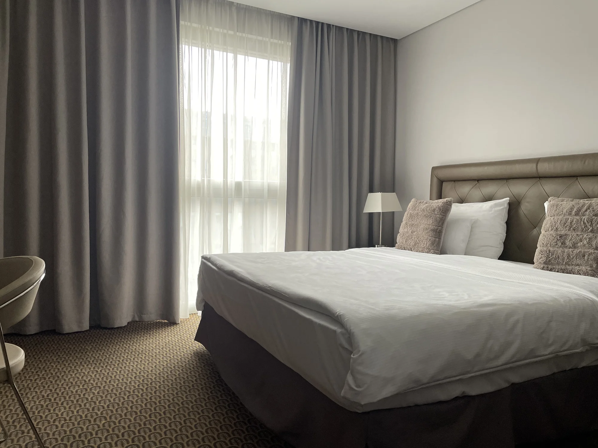 Moderní hotel na Rohanském nábřeží s bohatými snídaněmi