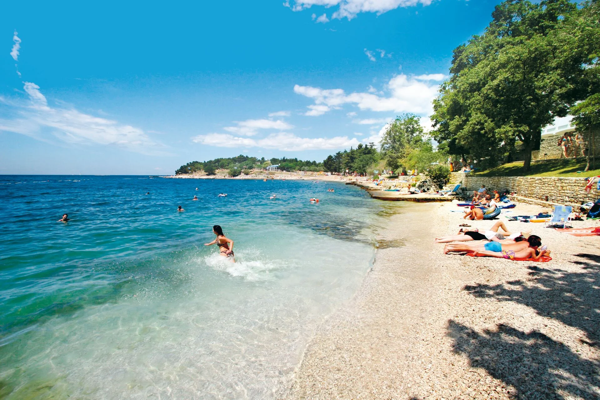 Chorvatská Istrie: 3* hotel v Poreči s all inclusive, 50 metrů na pláž, bazén i sport, first minute slevy