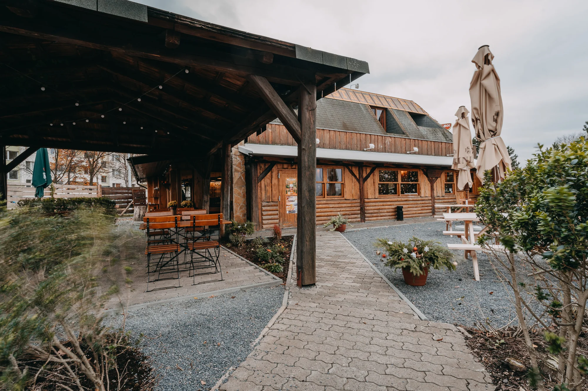Otevřené vouchery do nové asijské restaurace a sushi baru v Pardubicích: 300-1000 Kč