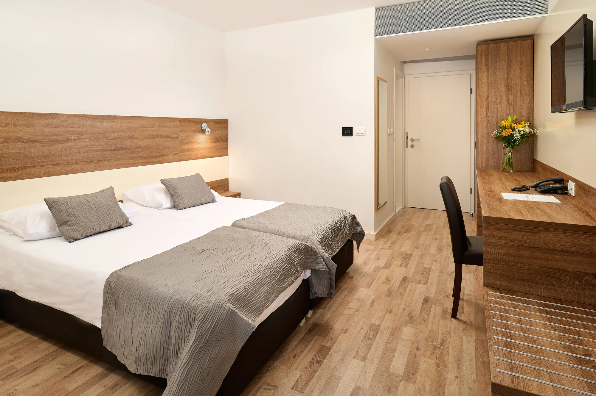 Vodice v Chorvatsku a parádní dovolená u moře: hotel hned u pláže, polopenze, bazény i fitness