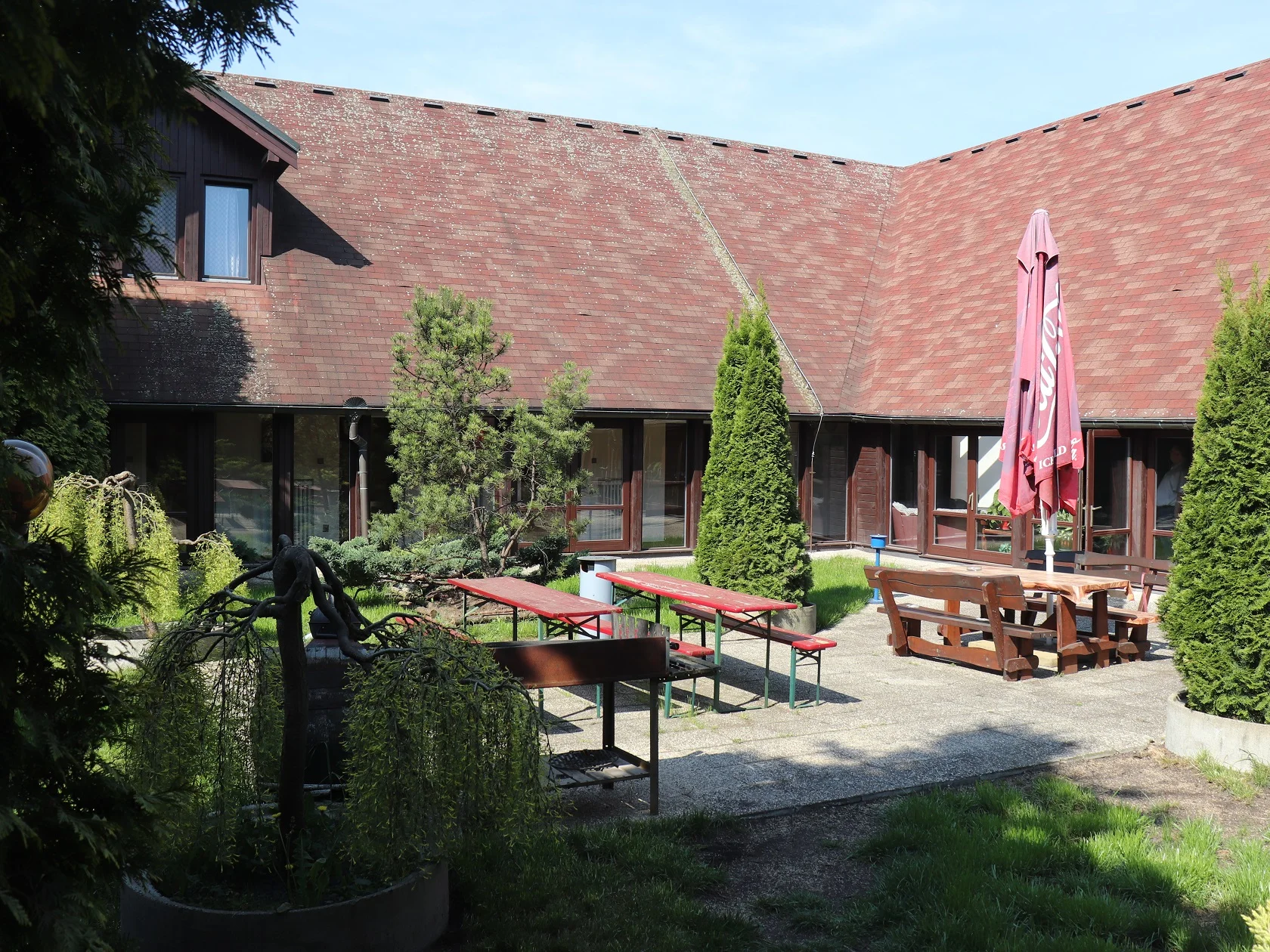 Hotel v Českém středohoří se snídaněmi či polopenzí a saunou
