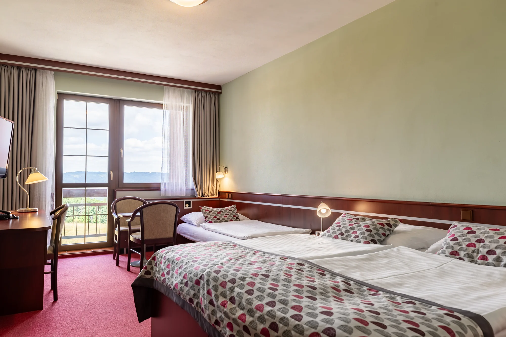 Pobyt v Moravském krasu: hotel ideální pro rodiny, polopenze, minizoo a bazén
