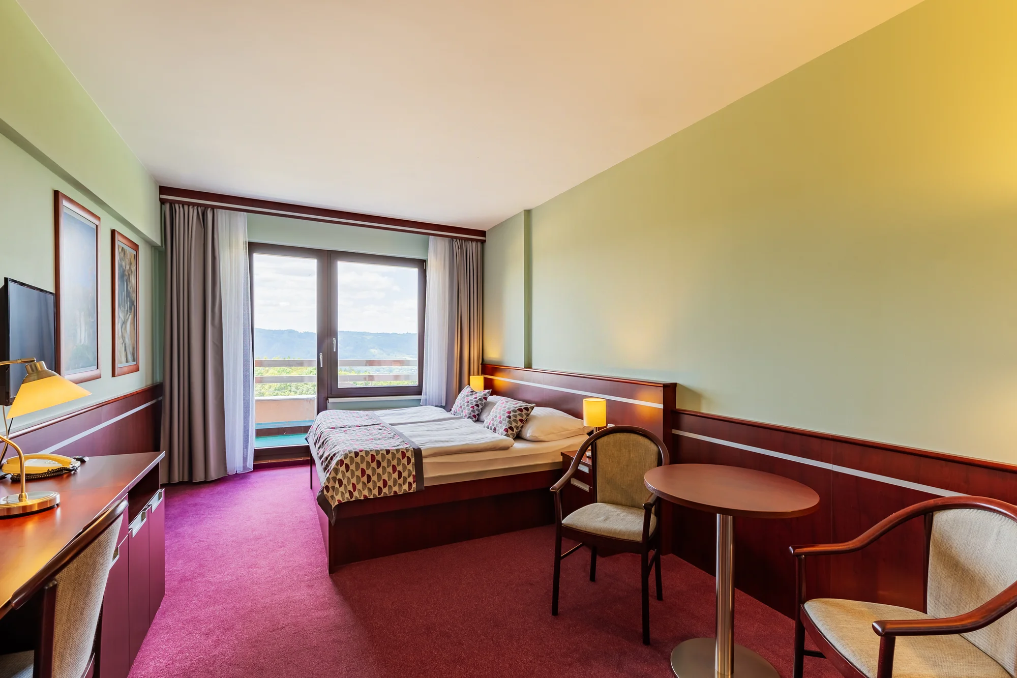 Pobyt v Moravském krasu: hotel ideální pro rodiny, polopenze, minizoo a bazén