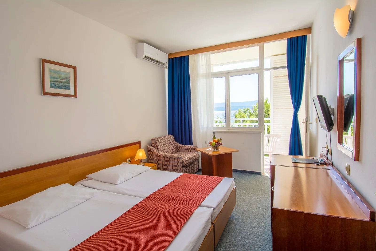Plážový resort u Omiše: pobyt v hotelu s all inclusive light, v létě animace, first minute sleva