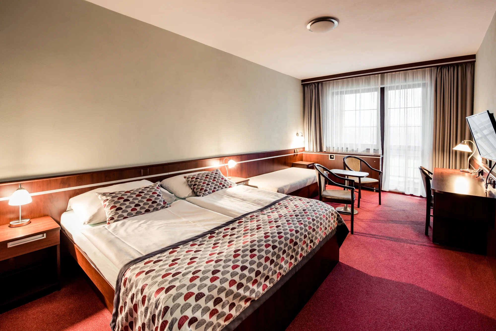 Pobyt v Moravském krasu: hotel ideální pro rodiny, polopenze, minizoo a bazén