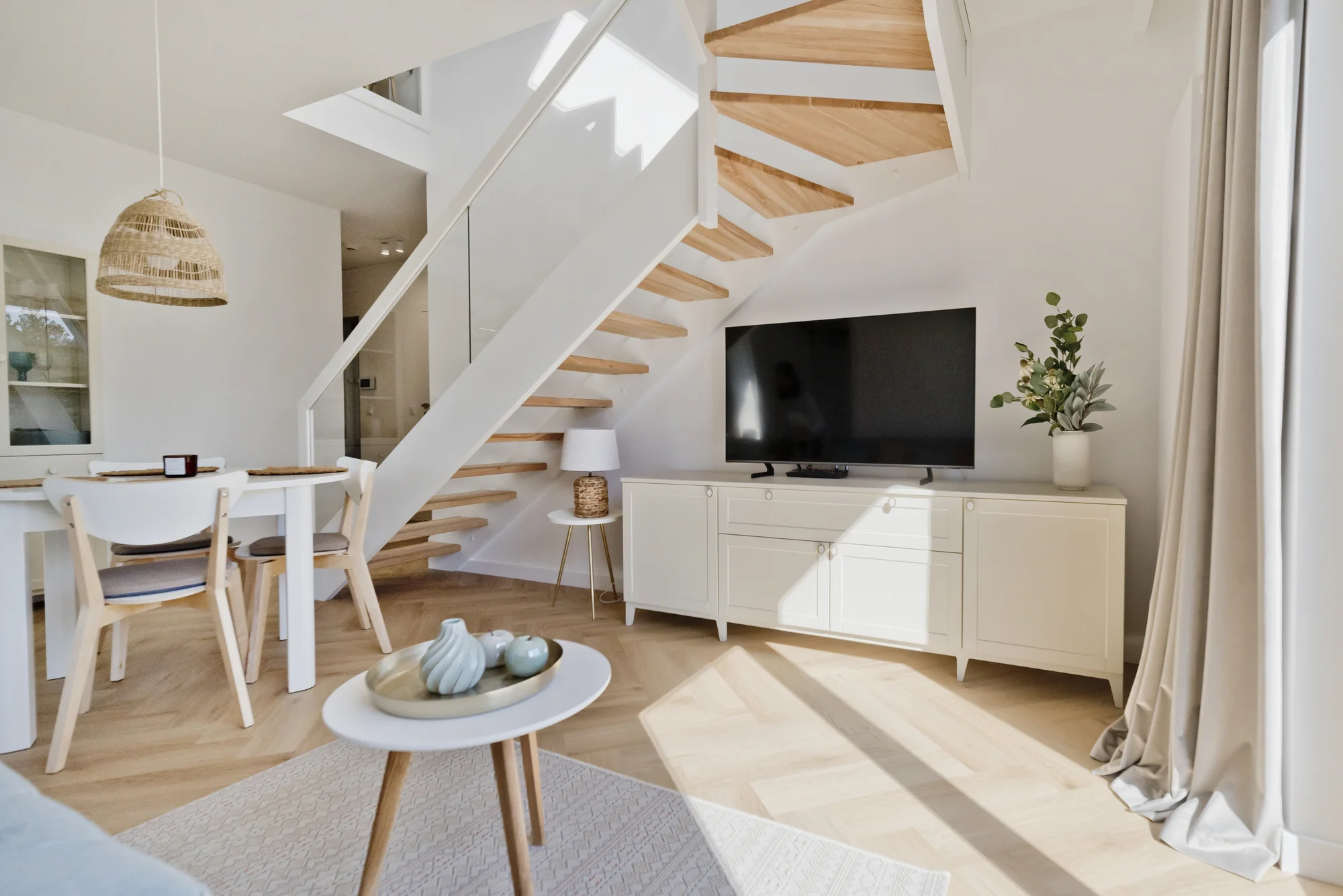 Dovolená v baltském přístavním městečku Łeba: moderní apartmány 200 m od písečné pláže, až 6 osob