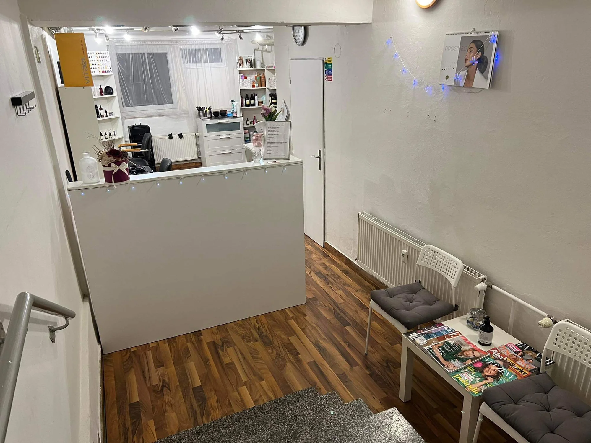 Balíček dámské kadeřnické péče: střih, barva, přeliv i zesvětlení pro všechny délky vlasů