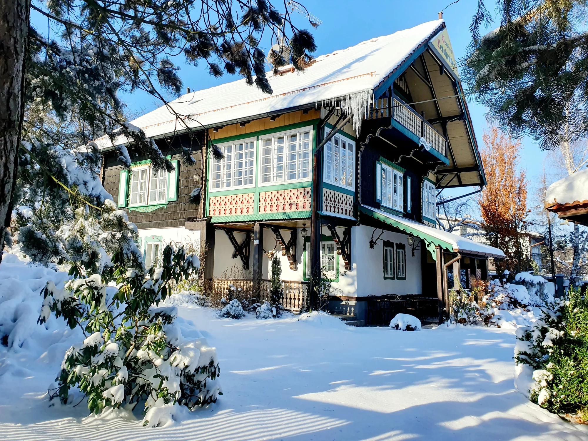 Privátní wellness a kachní prsa nebo lovecké menu v historickém letohrádku pro 2 osoby