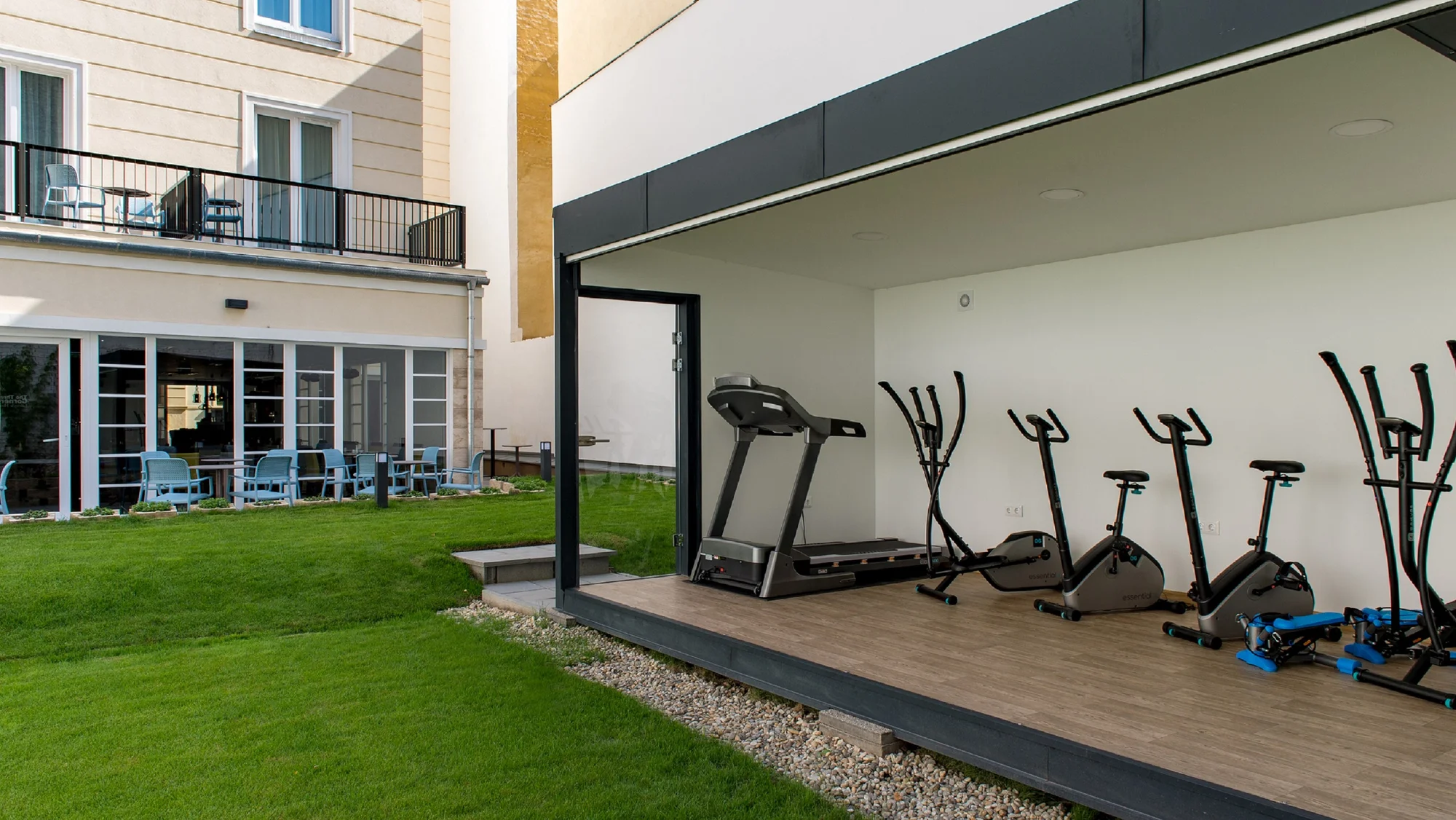 Poznejte Budapešť: moderní 4* hotel v centru, snídaně a neomezeně sauna