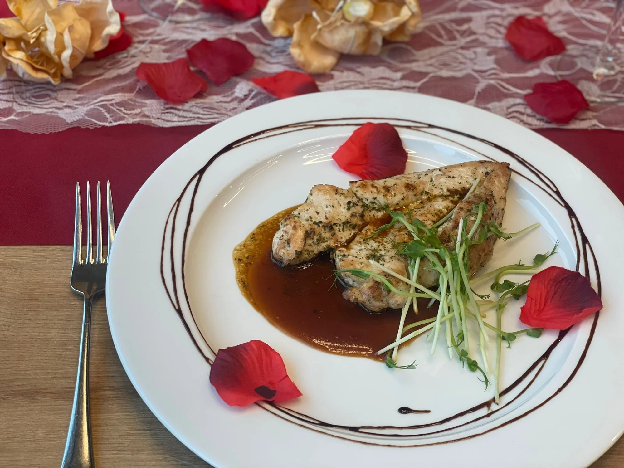 Tříchodové romantické menu pro dva v restauraci s výhledem na Čertovy skály