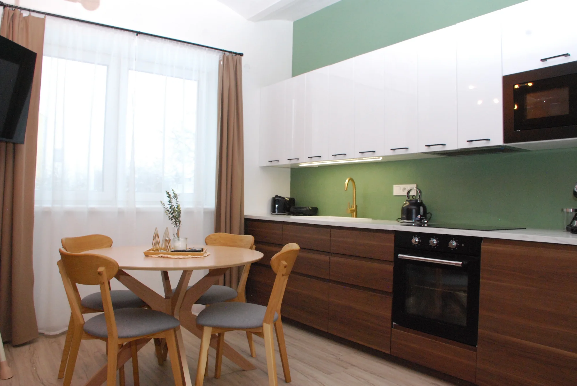 Nádherné apartmány ve Velkých Losinách: kapacita až 8 osob, možnost snídaní i wellness