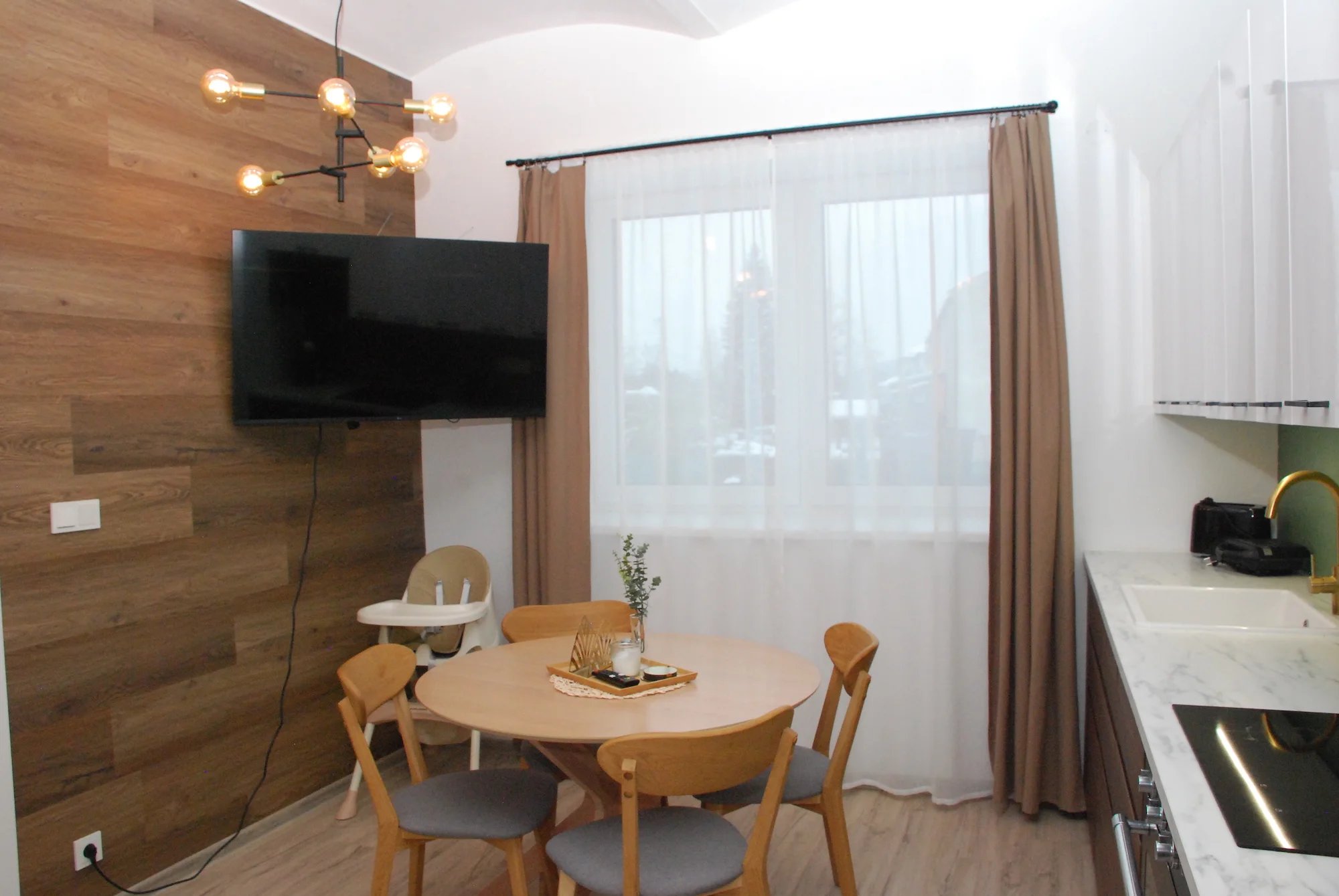 Nádherné apartmány ve Velkých Losinách: kapacita až 8 osob, možnost snídaní i wellness
