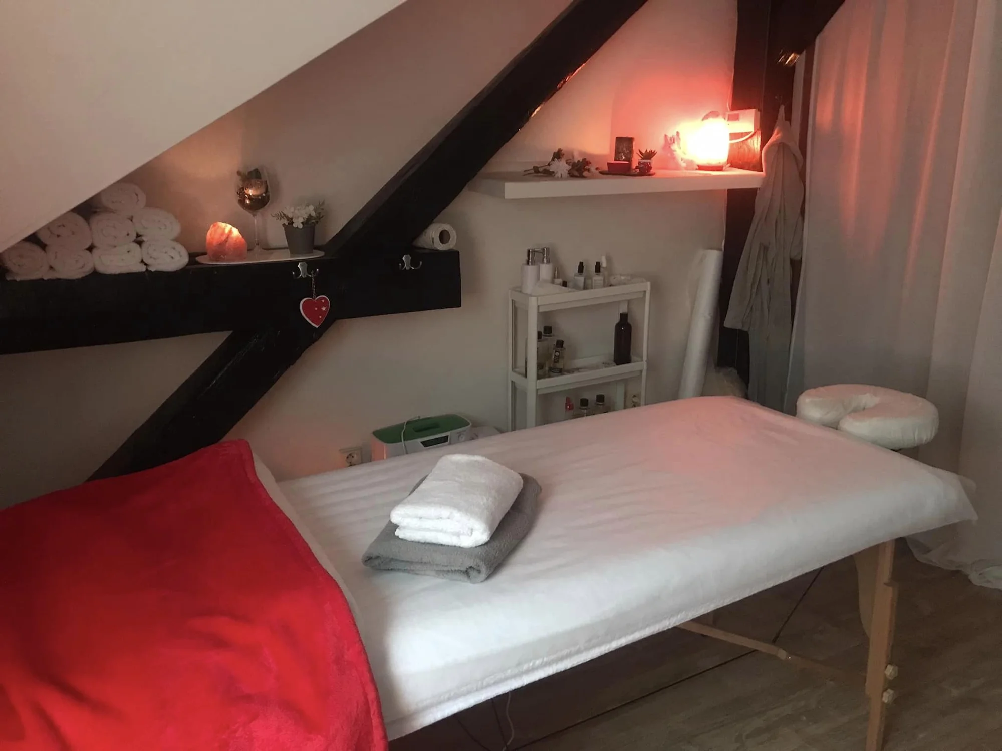 55minutová přístrojová lymfodrenáž pro zdraví a krásu v Beauty salon Plzeň