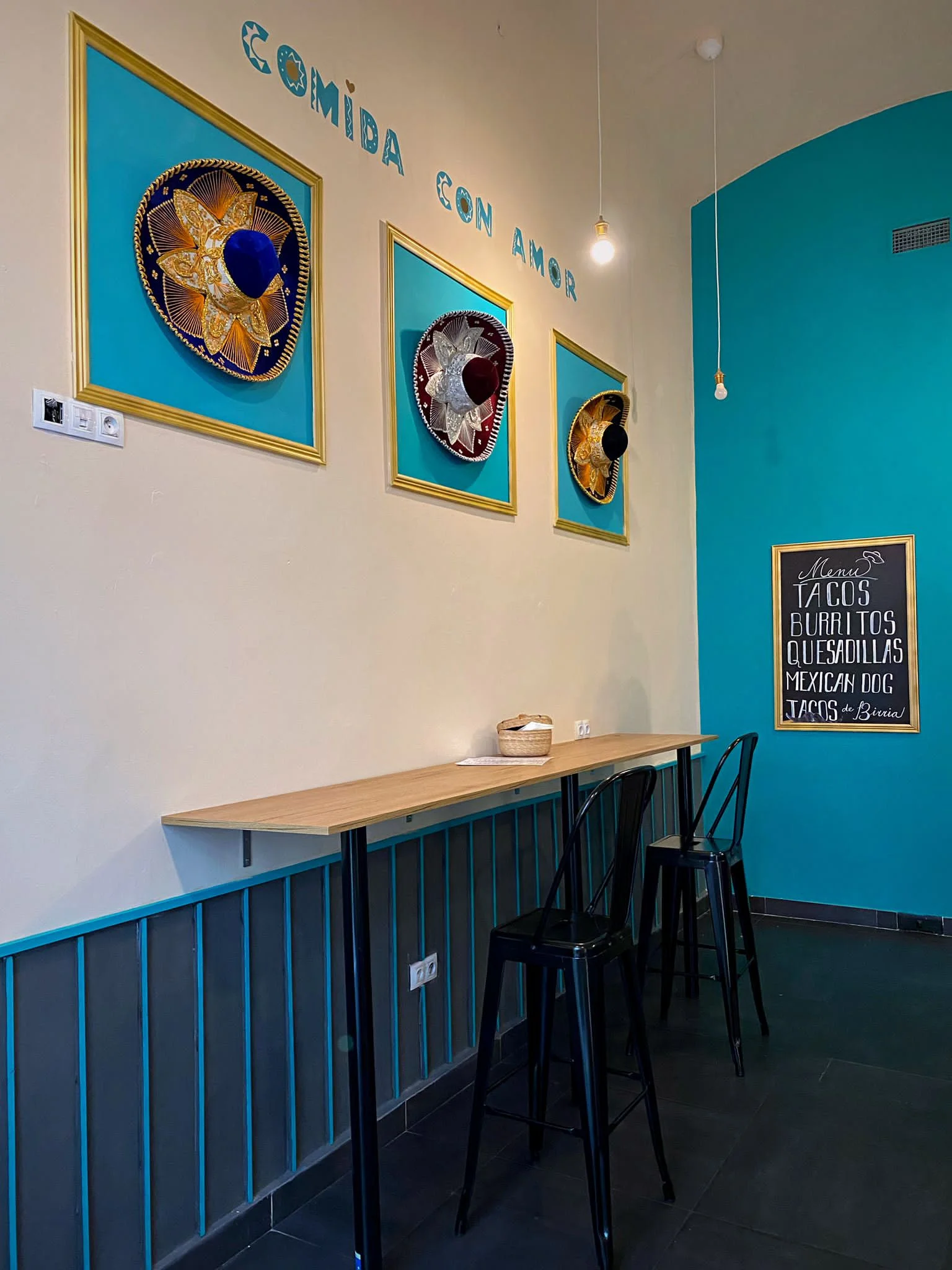 Vychutnejte si mexické menu pro dva: 4x tacos a 2x Margarita s malinami či mangem