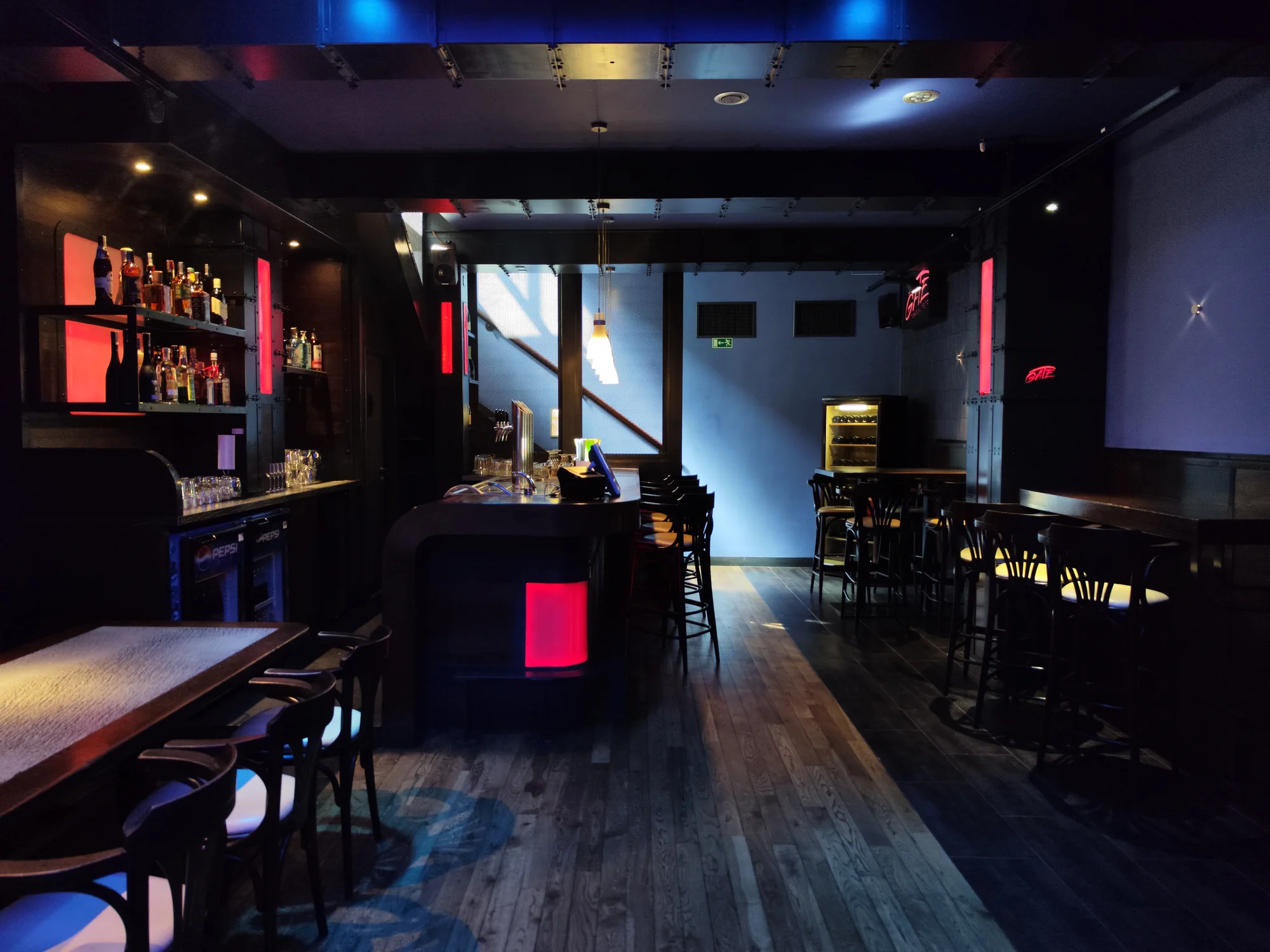 Moře v Karlíně: 4chodové menu a lahev vína v restauraci zaměřené na mořské plody