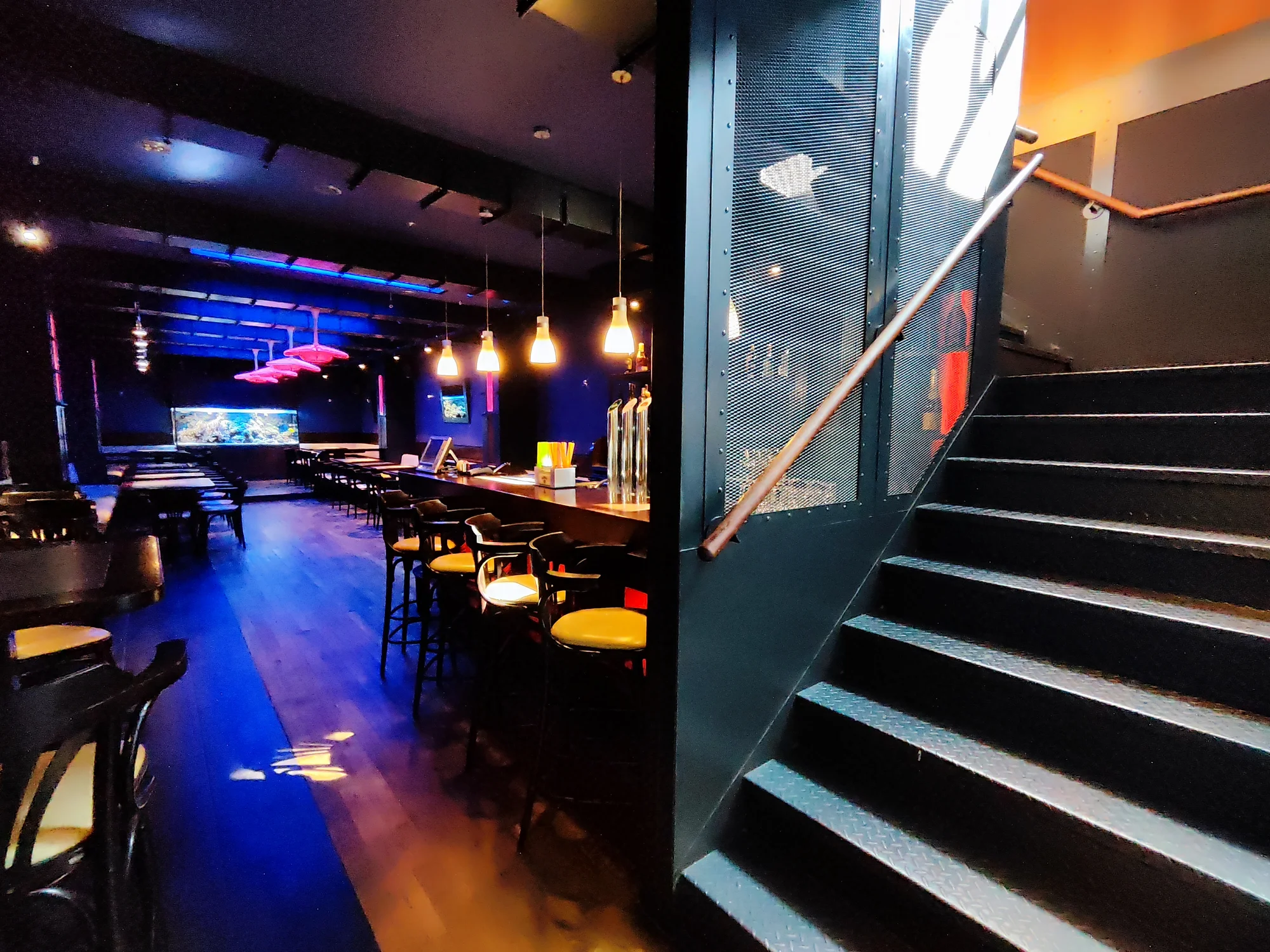 Moře v Karlíně: 4chodové menu a lahev vína v restauraci zaměřené na mořské plody