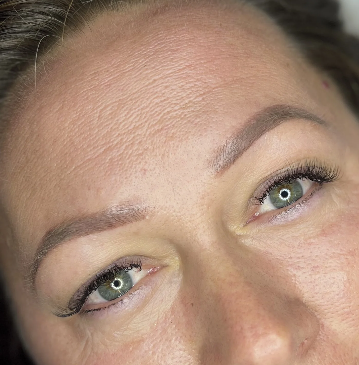 Permanentní make-up očních linek, rtů i obočí pudrovou metodou