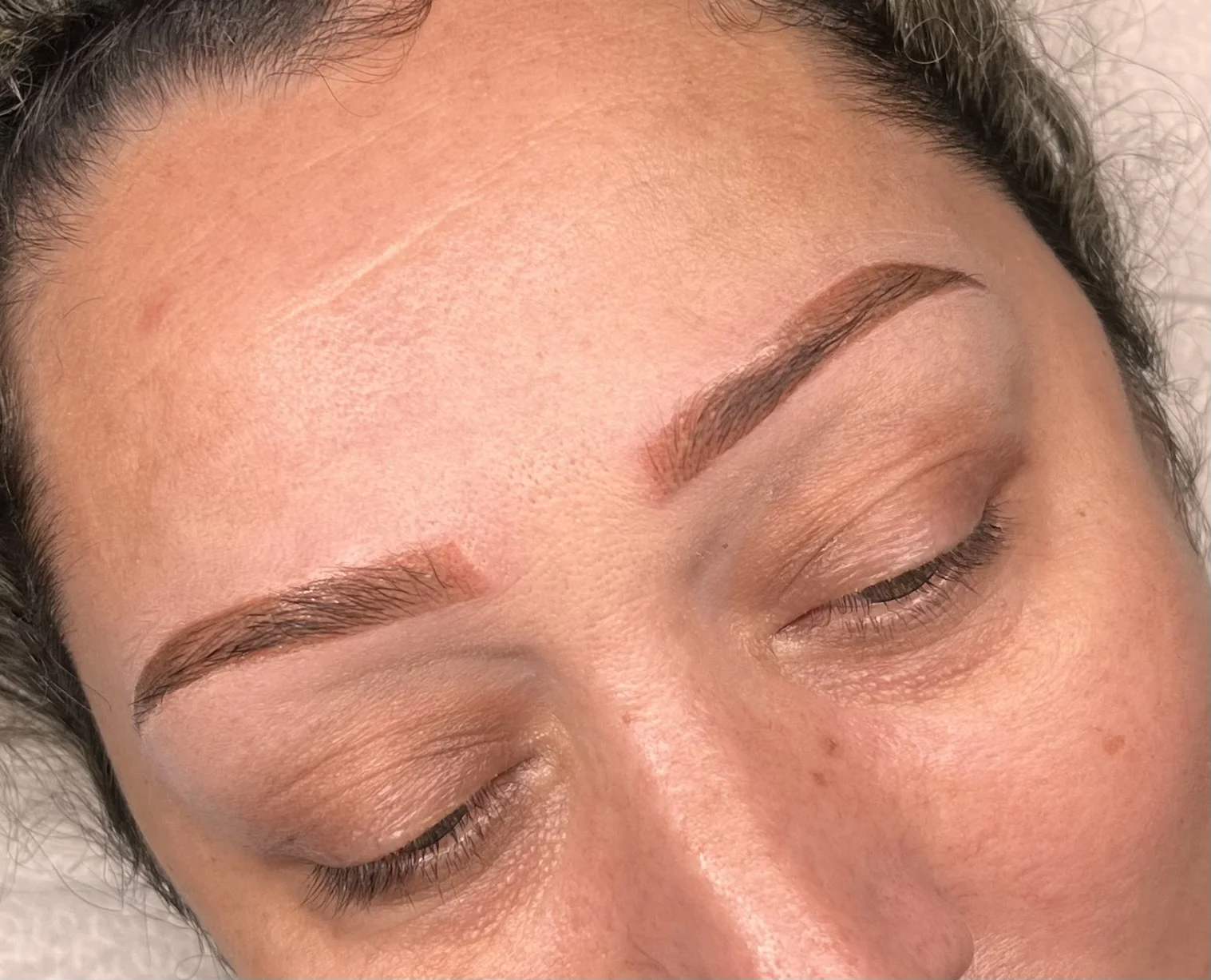 Permanentní make-up očních linek, rtů i obočí pudrovou metodou