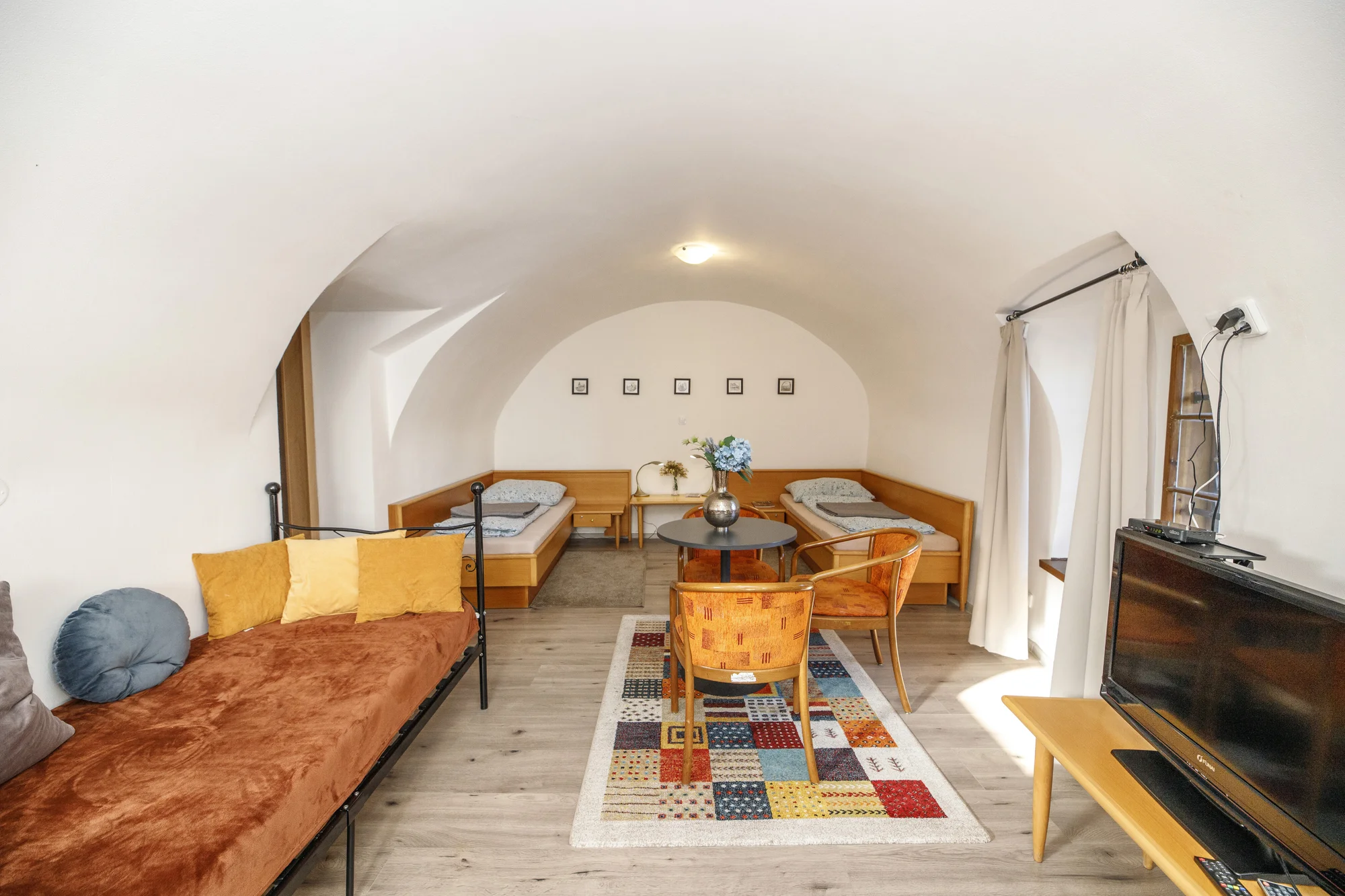 Apartmány v srdci Třeboně až pro 4 osoby: výhled na Zlatou stoku, vstup do Muzea marcipánu