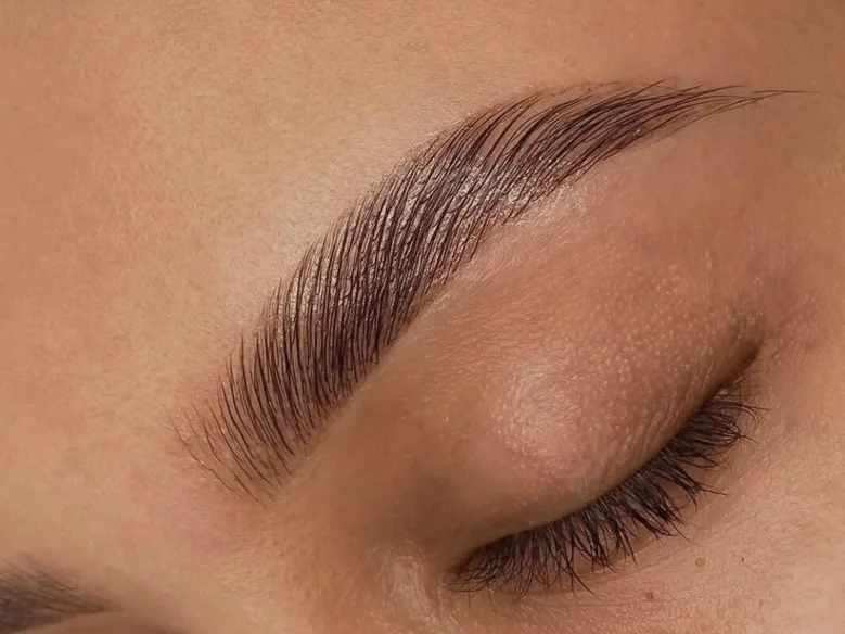 Krásný pohled: lash lifting s možností barvení obočí nebo laminací