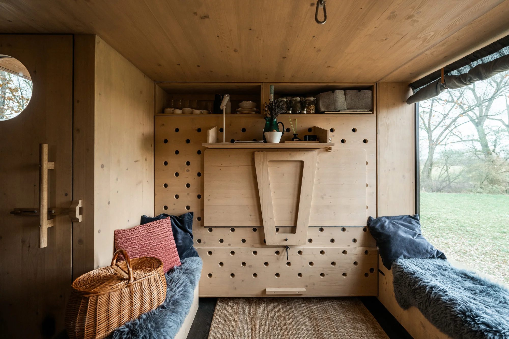 Kouzelný pobyt v treehouse až pro 4 osoby i venkovní sudová sauna