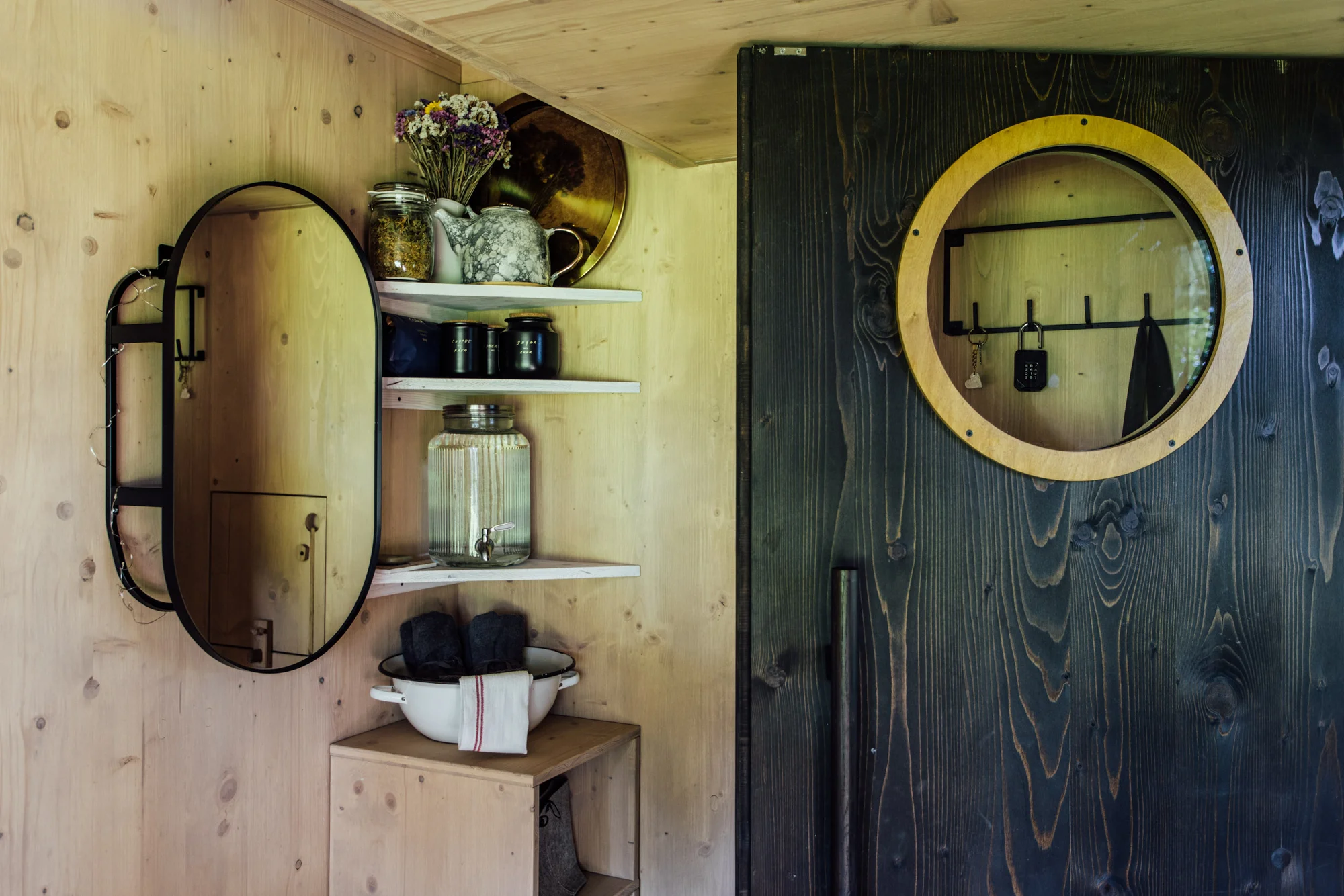 Kouzelný pobyt v treehouse až pro 4 osoby i venkovní sudová sauna