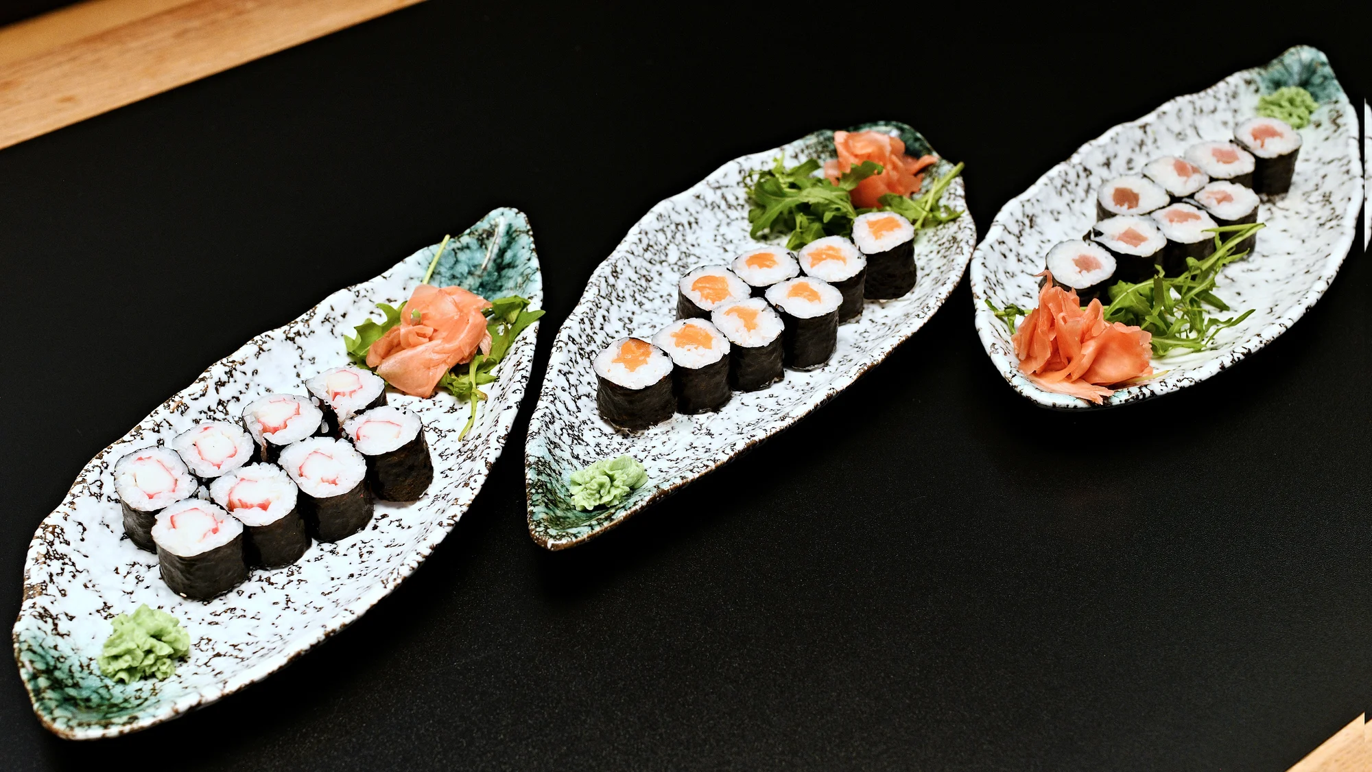 Sushi v Bali Bali u metra Křižíkova: maki, nigiri, california i losos, sety s 8 až 40 ks