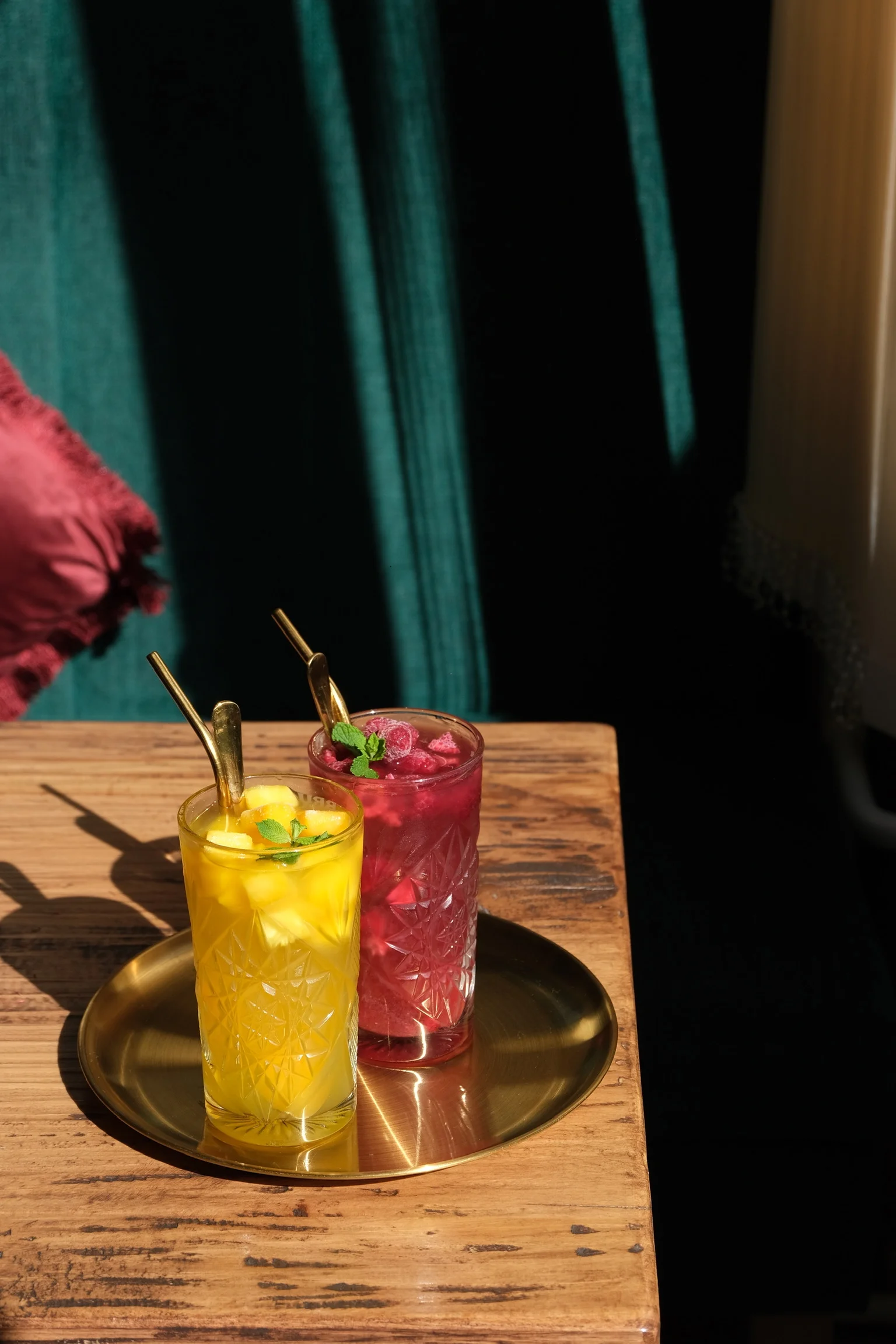 Káva, zákusek i limonáda s kousky ovoce dle výběru pro 1 nebo 2 osoby