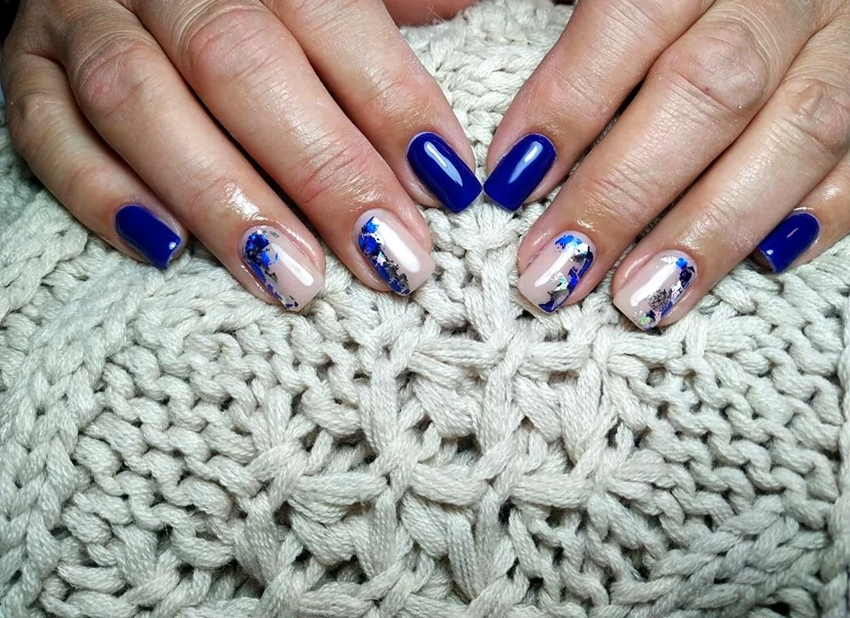 Krásné nehty: manikúra i pedikúra včetně parafínového zábalu, gel lak a P-Shine