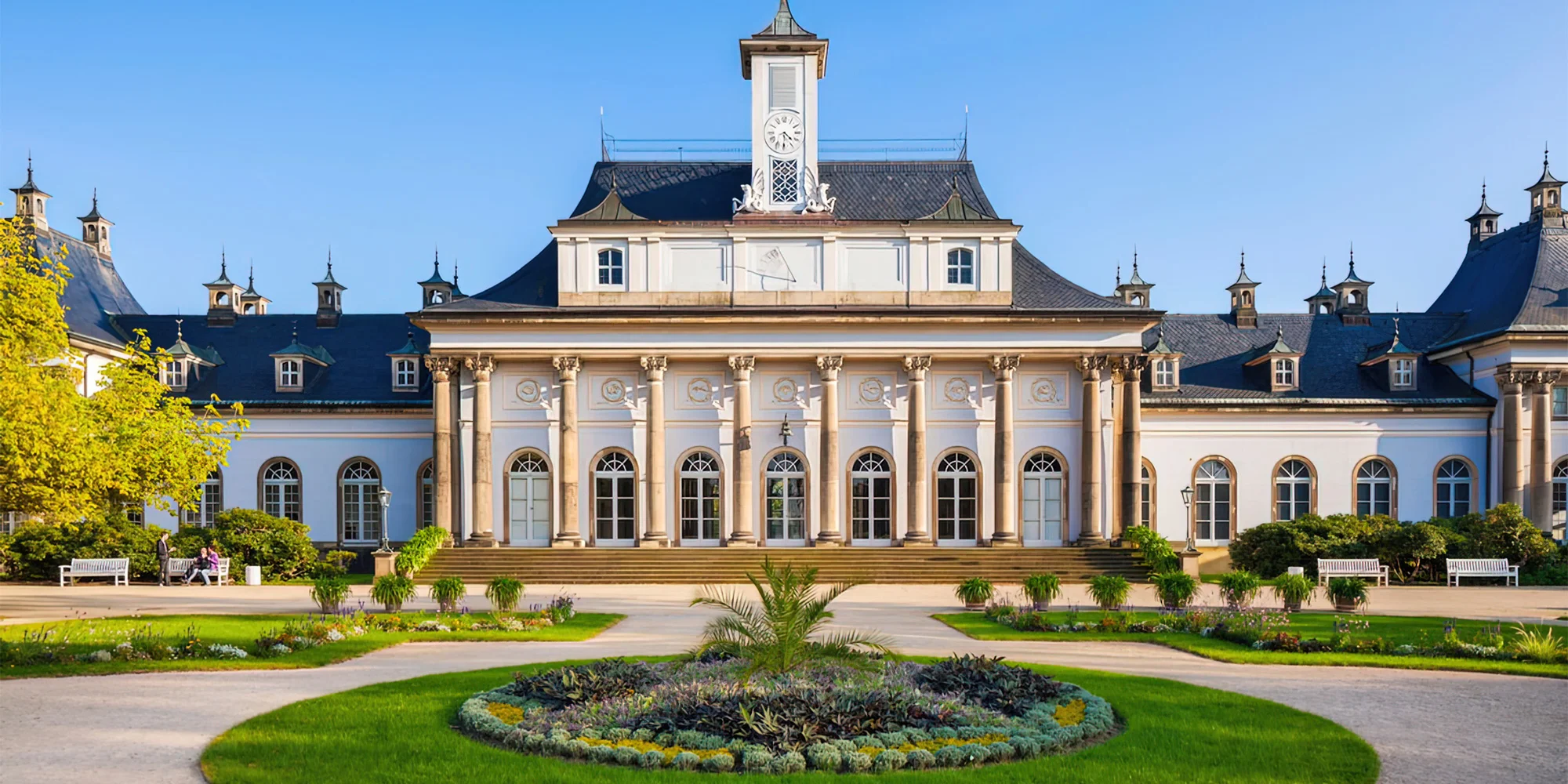 Dárkový lístek na plavbu na zámek Pillnitz s obědem, večeří, živou hudbou a průvodcem
