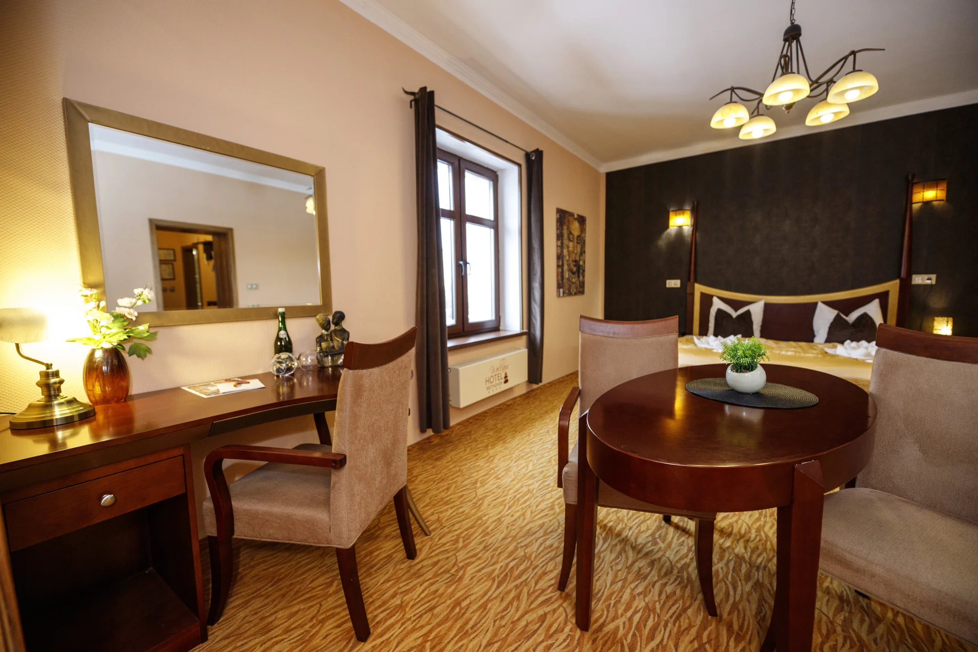 4* pobyt v Chomutově: balíčky se snídaní, privátním wellness i vířivkou na pokoji