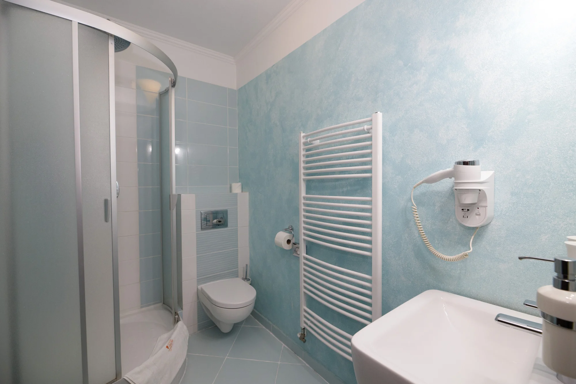 4* pobyt v Chomutově: balíčky se snídaní, privátním wellness i vířivkou na pokoji