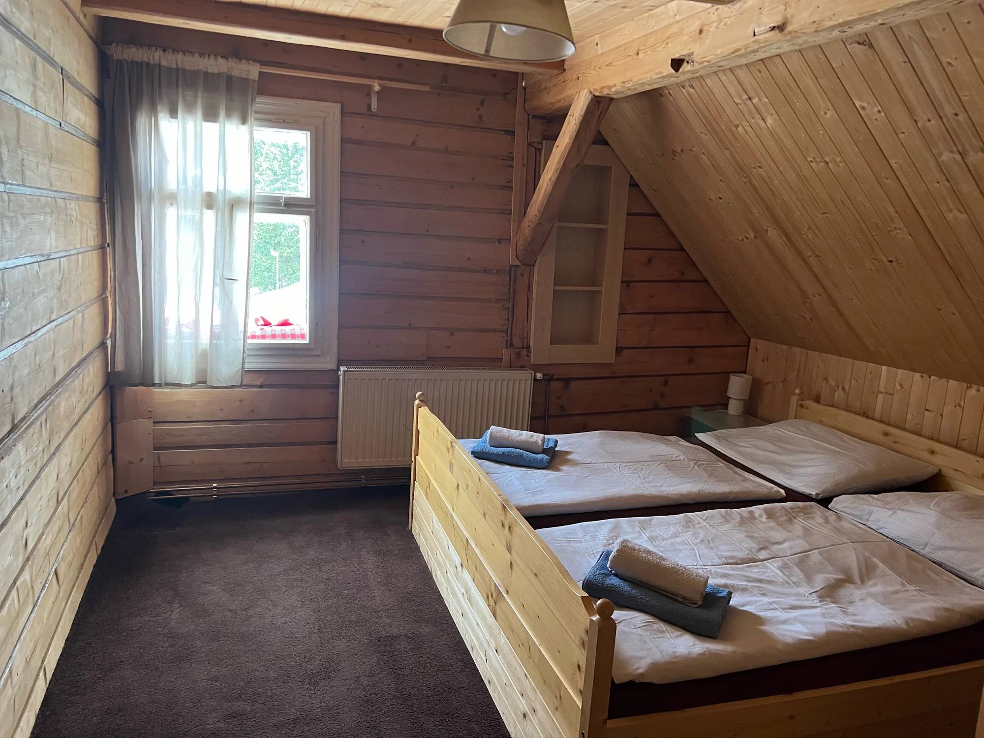 Za turistikou do Krkonoš: nocleh a domácí strava na kraji Harrachova