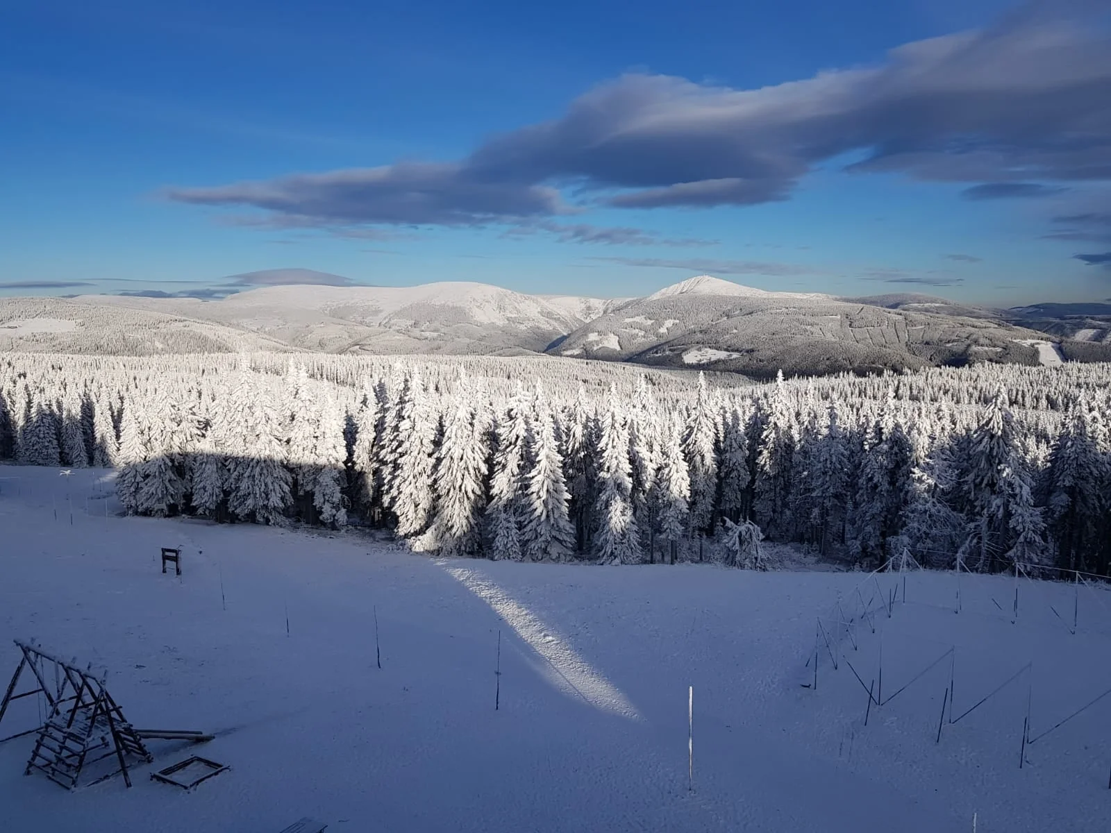 Pobyt pro 2–6 osob v Krkonoších: polopenze i jízda z Černé hory