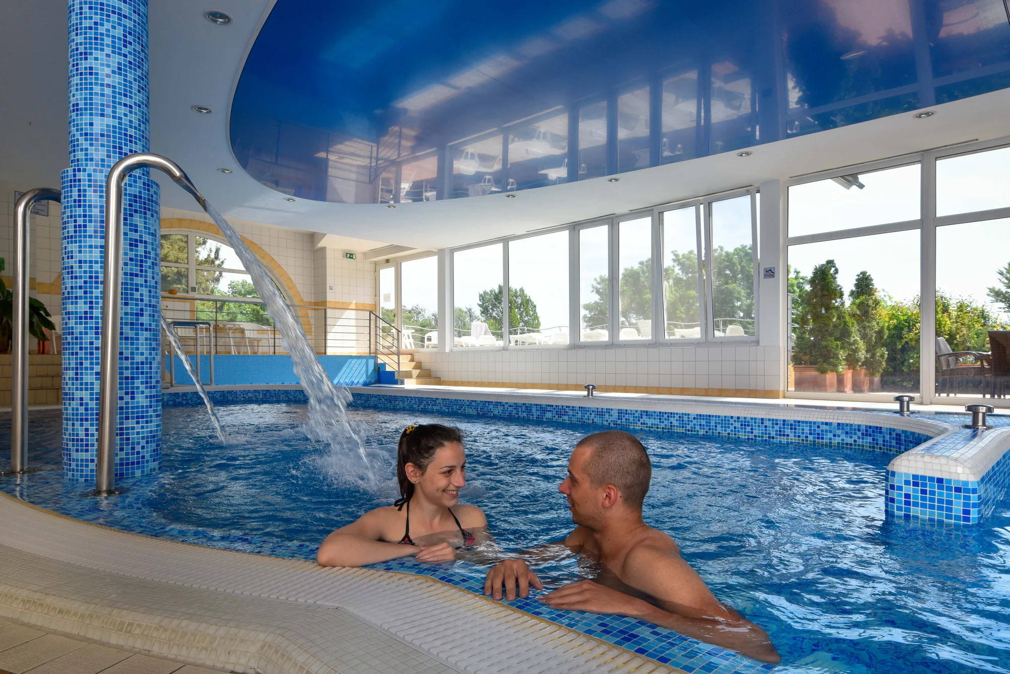 Hotel 300 metrů od Balatonu: neomezený wellness a polopenze