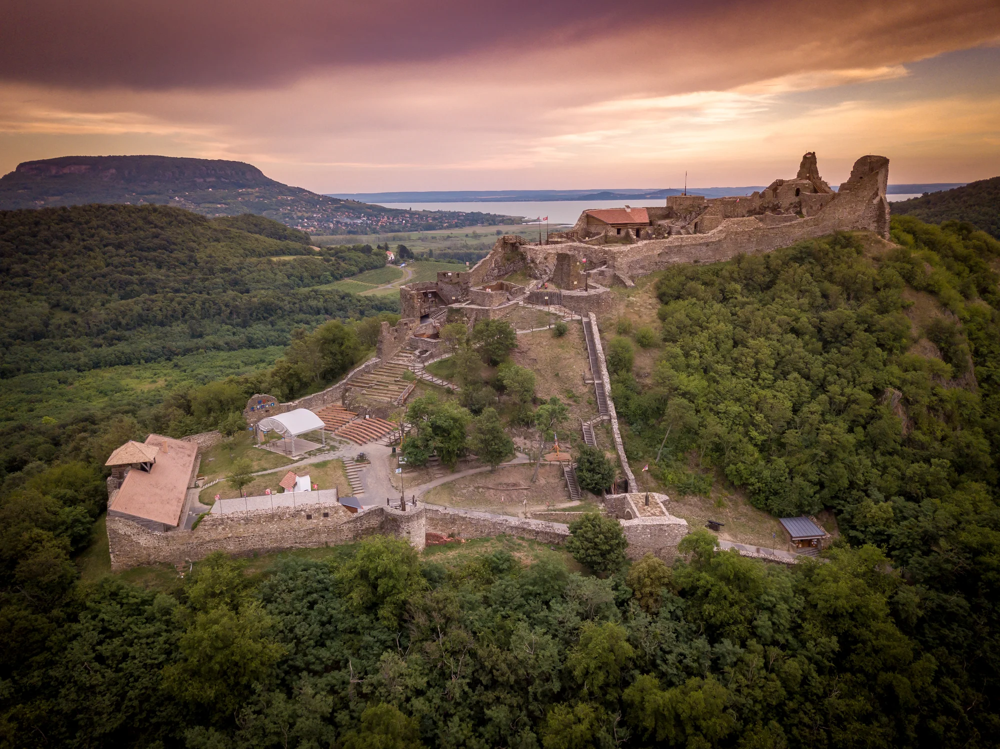 Hotel 300 m od Balatonu: neomezený wellness a polopenze