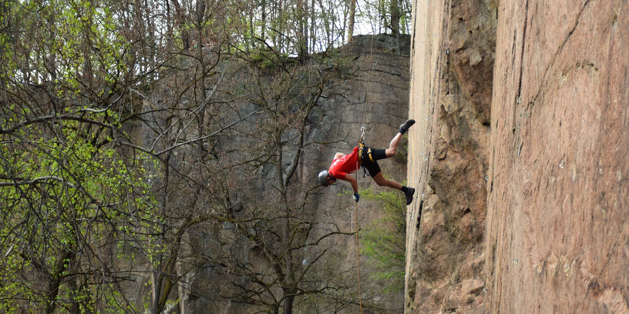 Adrenalin ve vašich rukou: rope jumping ze Sekané skály pro 1 i 2 dobrodruhy
