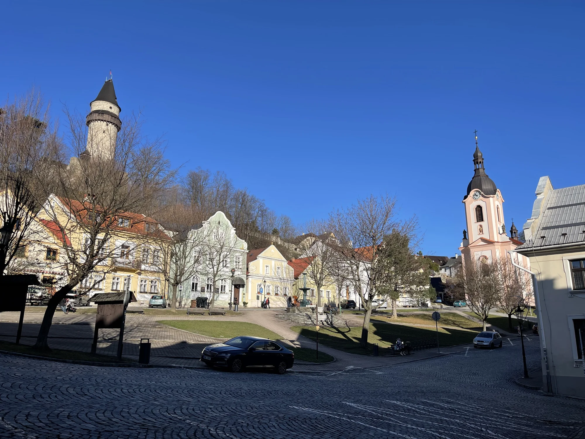 Pobyt v luxusním historickém hotelu na náměstí ve Štramberku: polopenze a vyhlášené Lašské lázně