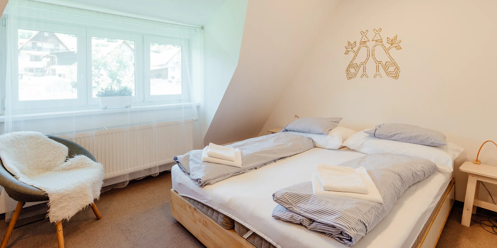 Pohádkový pobyt v barokním zámečku ve vesnici Čičmany