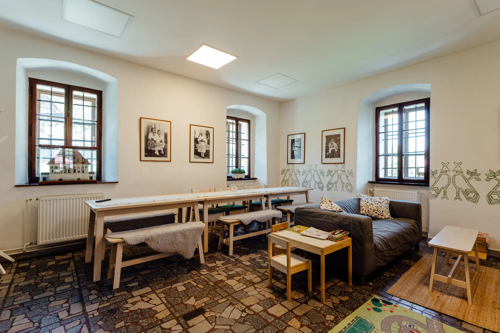 Čarokrásný pobyt ve světoznámé obci Čičmany na Slovensku: túry a úchvatná lidová architektura
