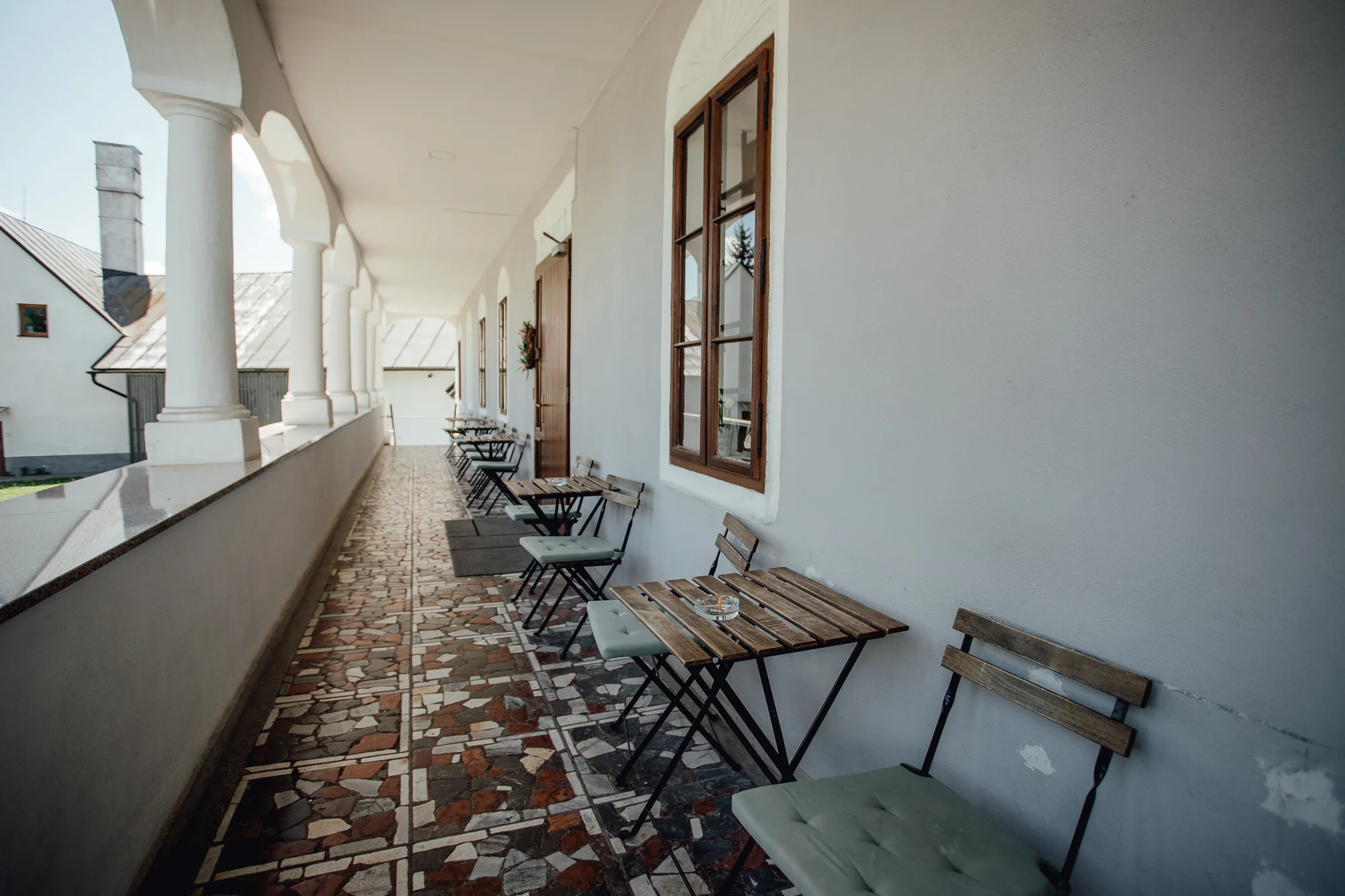 Pohádkový pobyt v barokním zámečku ve vesnici Čičmany