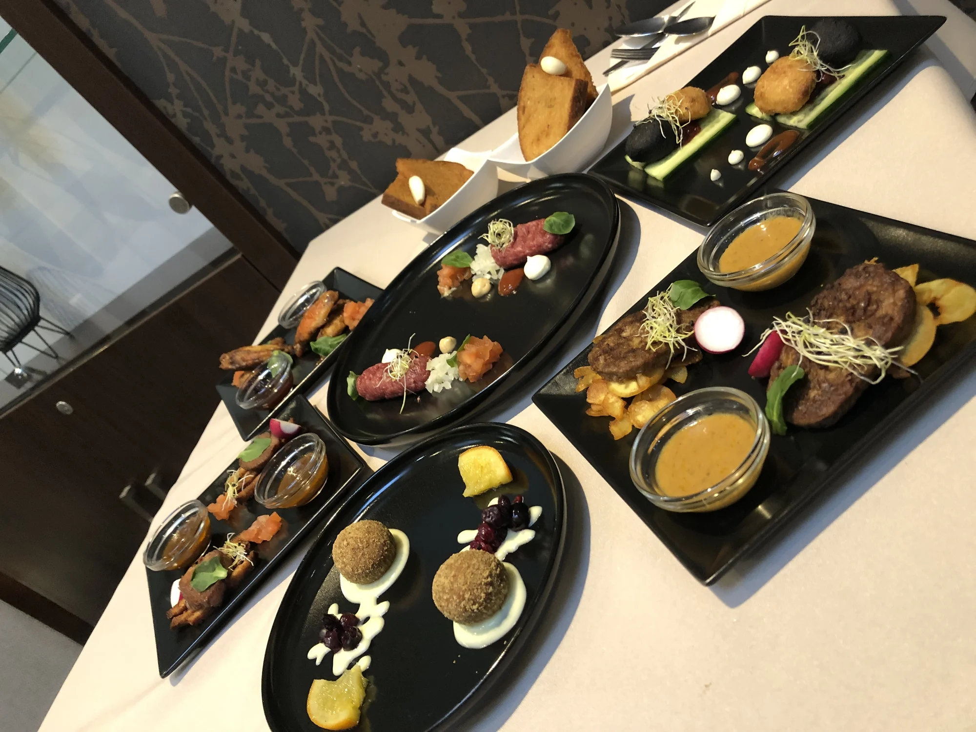 Romantický den v Jeseníku: 6chodové degustační menu i wellness pro dva