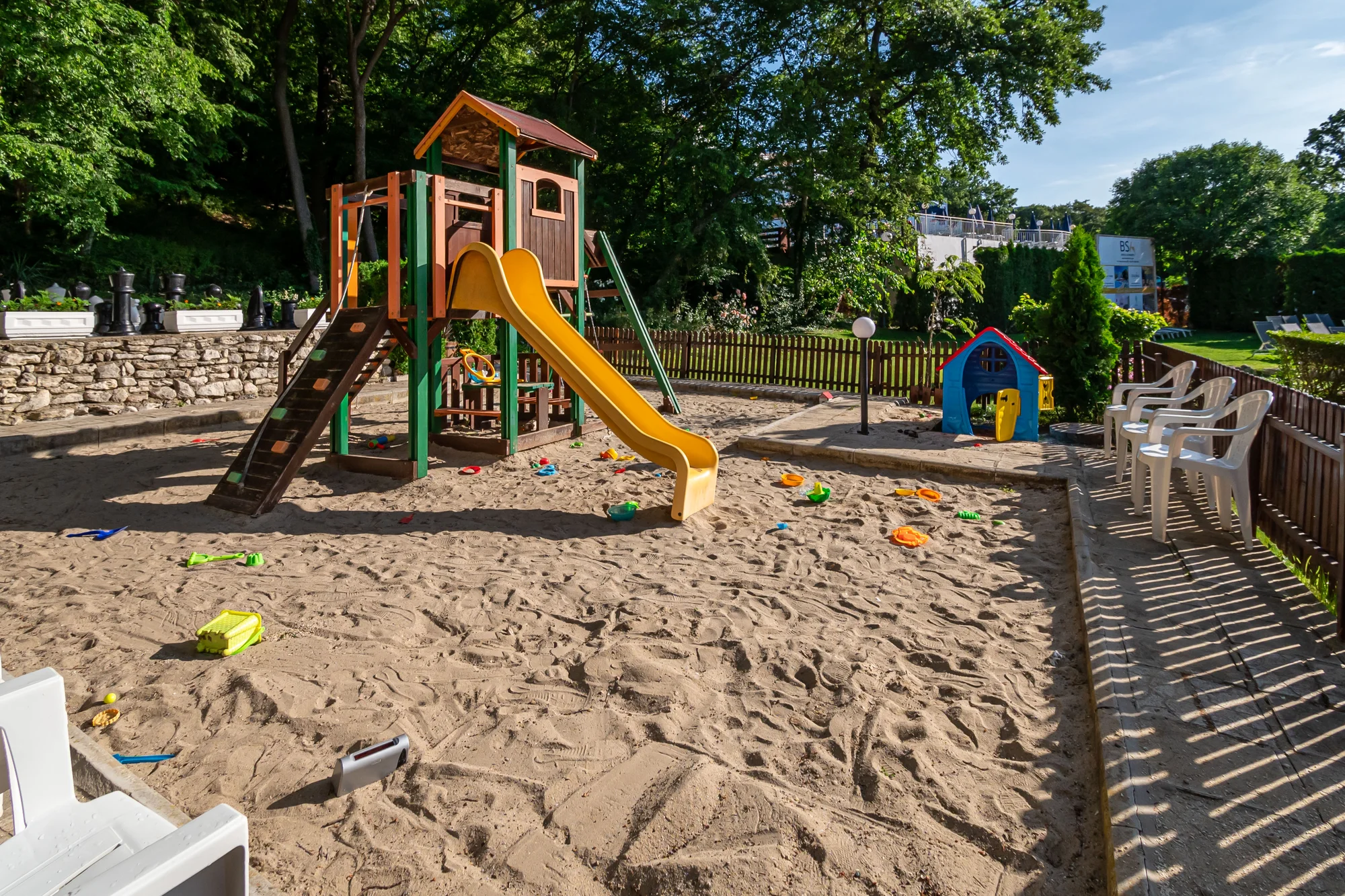 Rodinná dovolená v Bulharsku: hotel 500 m od moře, animační program, nový aquapark, 2 děti zdarma