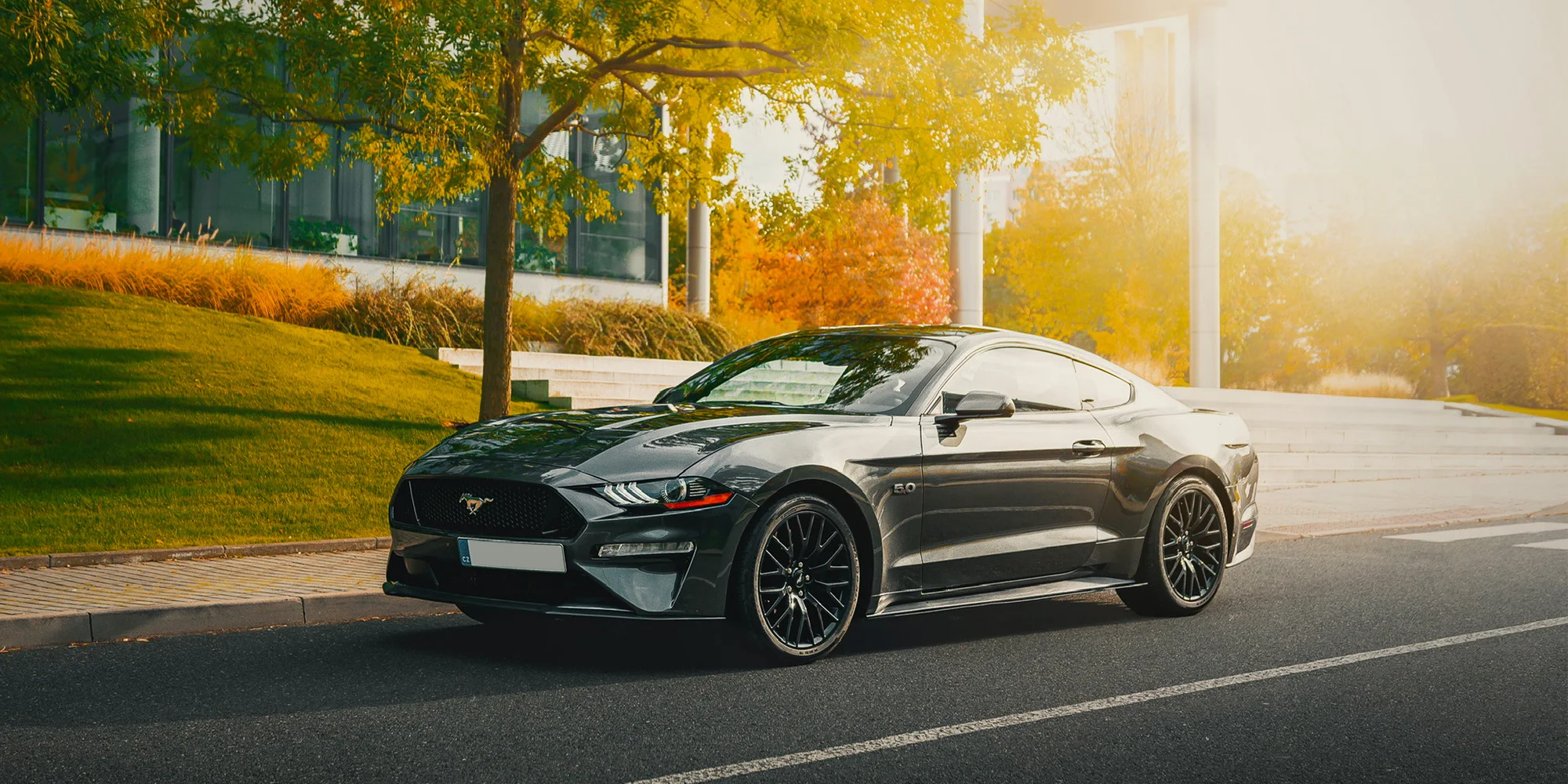Pronájem Fordu Mustang GT 5.0 V8 bez instruktora: 24 hodin, celý i prodloužený víkend