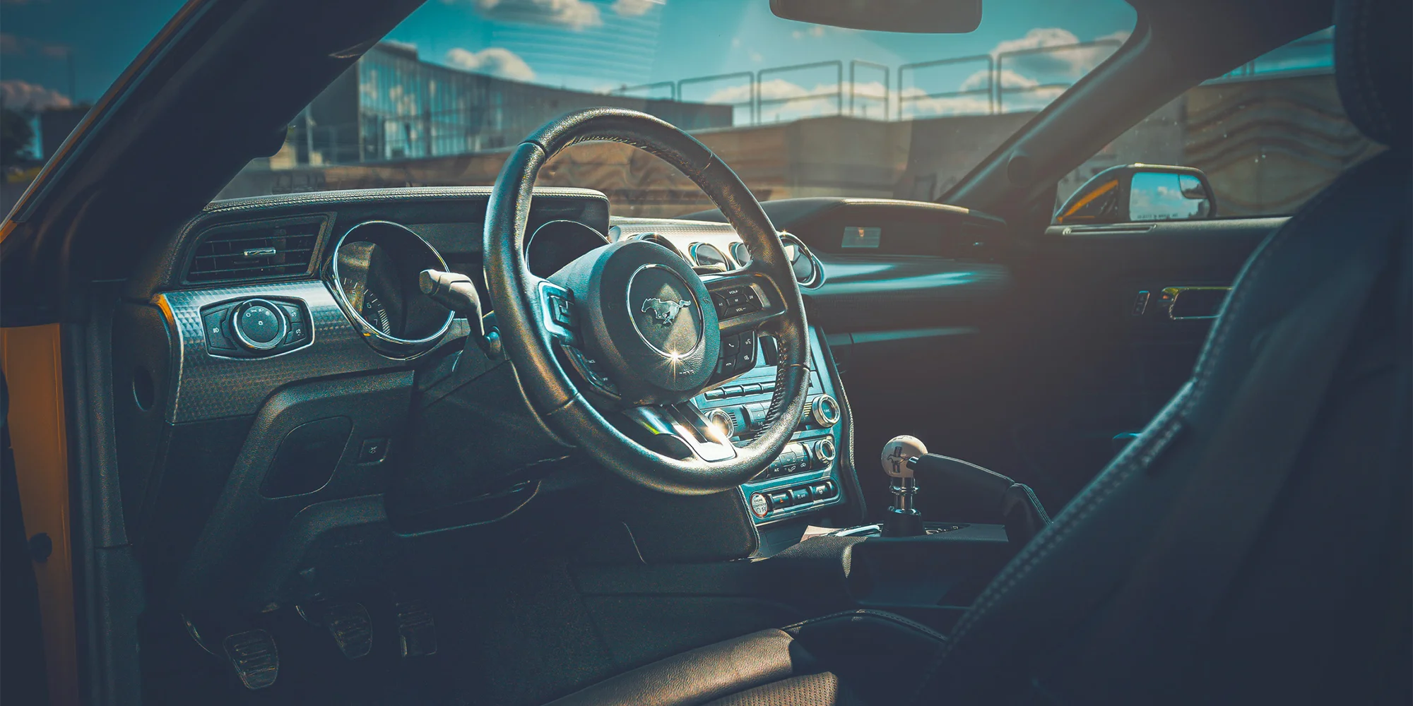 Pronájem Fordu Mustang GT 5.0 V8 bez instruktora: 24 hodin, celý i prodloužený víkend