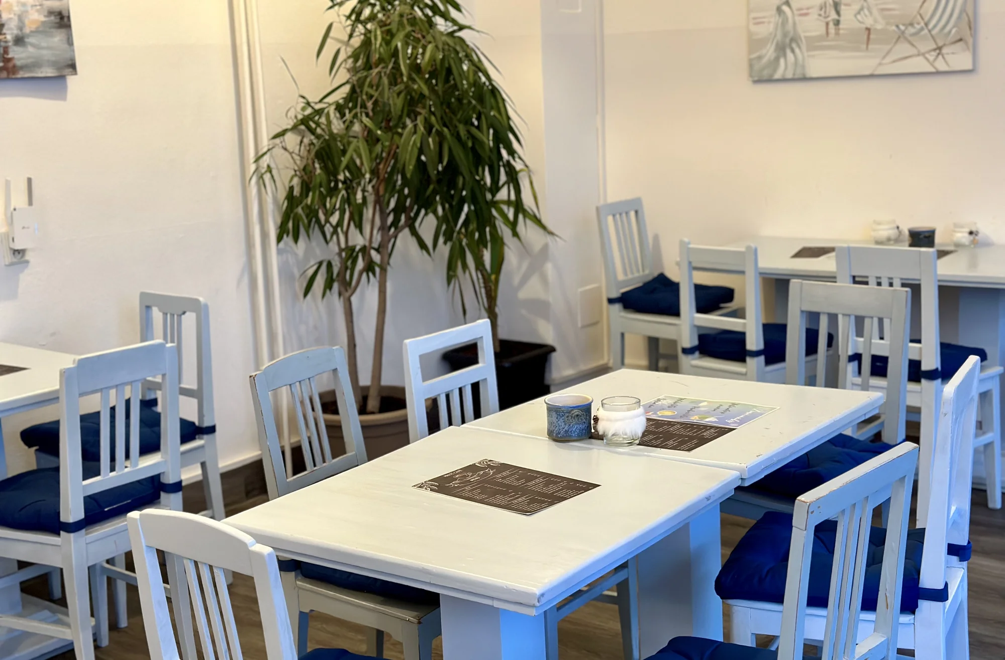 Snídaňové menu pro 1 i 2 osoby: bagel à la benedikt nebo snídaňový talíř a nápoj